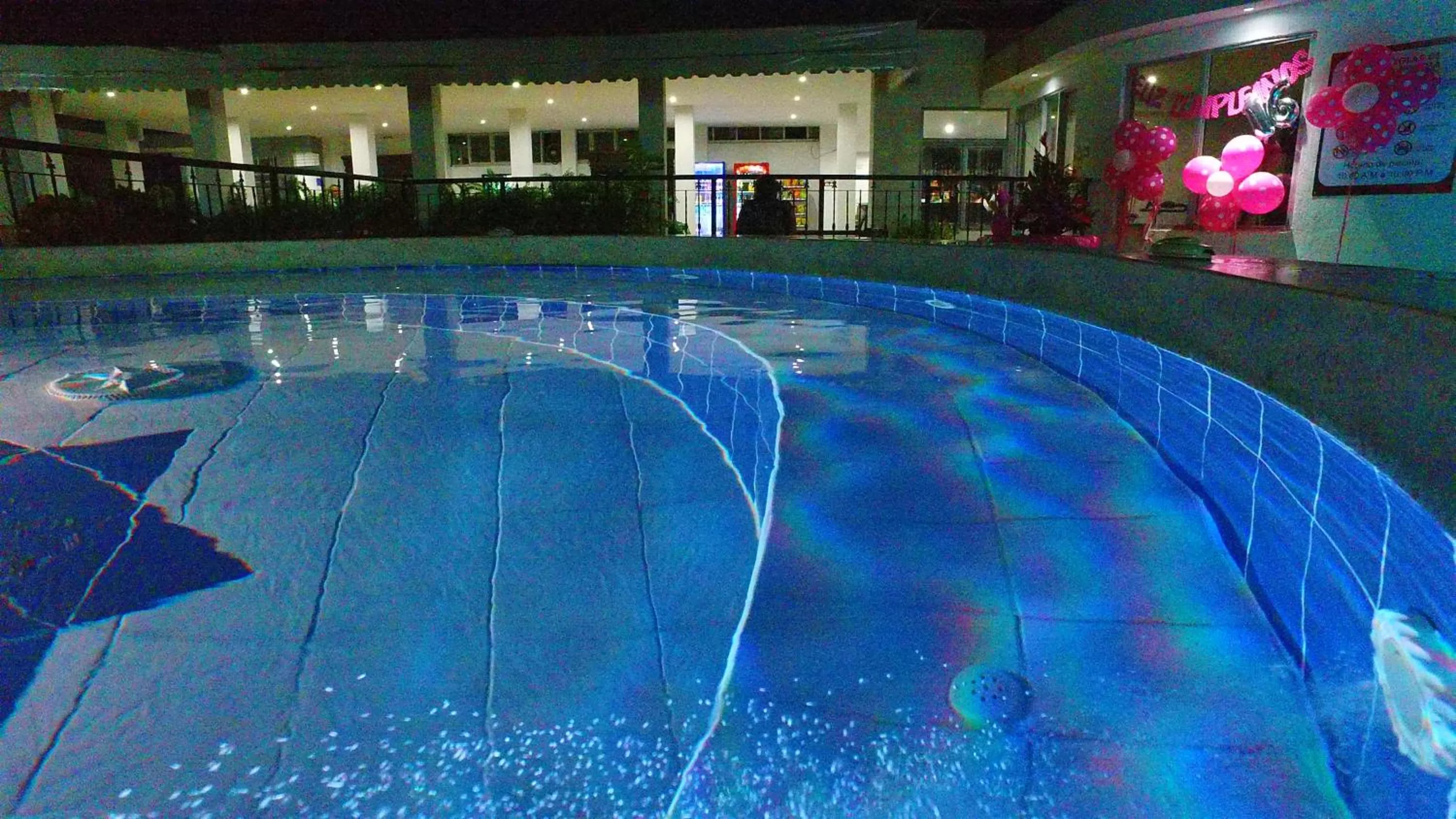 Swimming Pool in Hotel Cafe Plaza