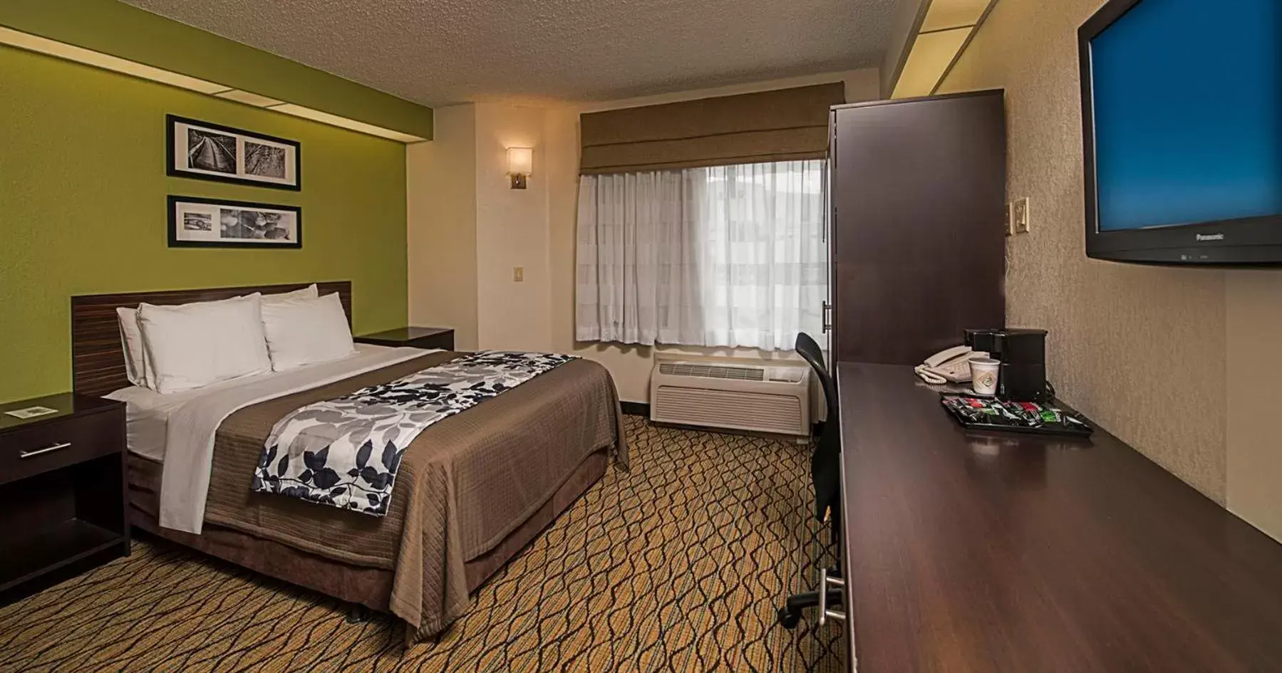 Queen Room in Sleep Inn Miami Airport Queen Room in Sleep Inn Miami Airport