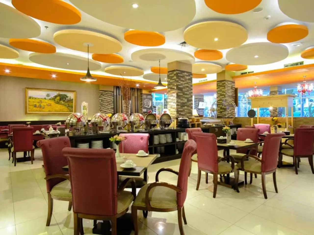 Restaurant/places to eat in Sapphire Sky Hotel & Conference