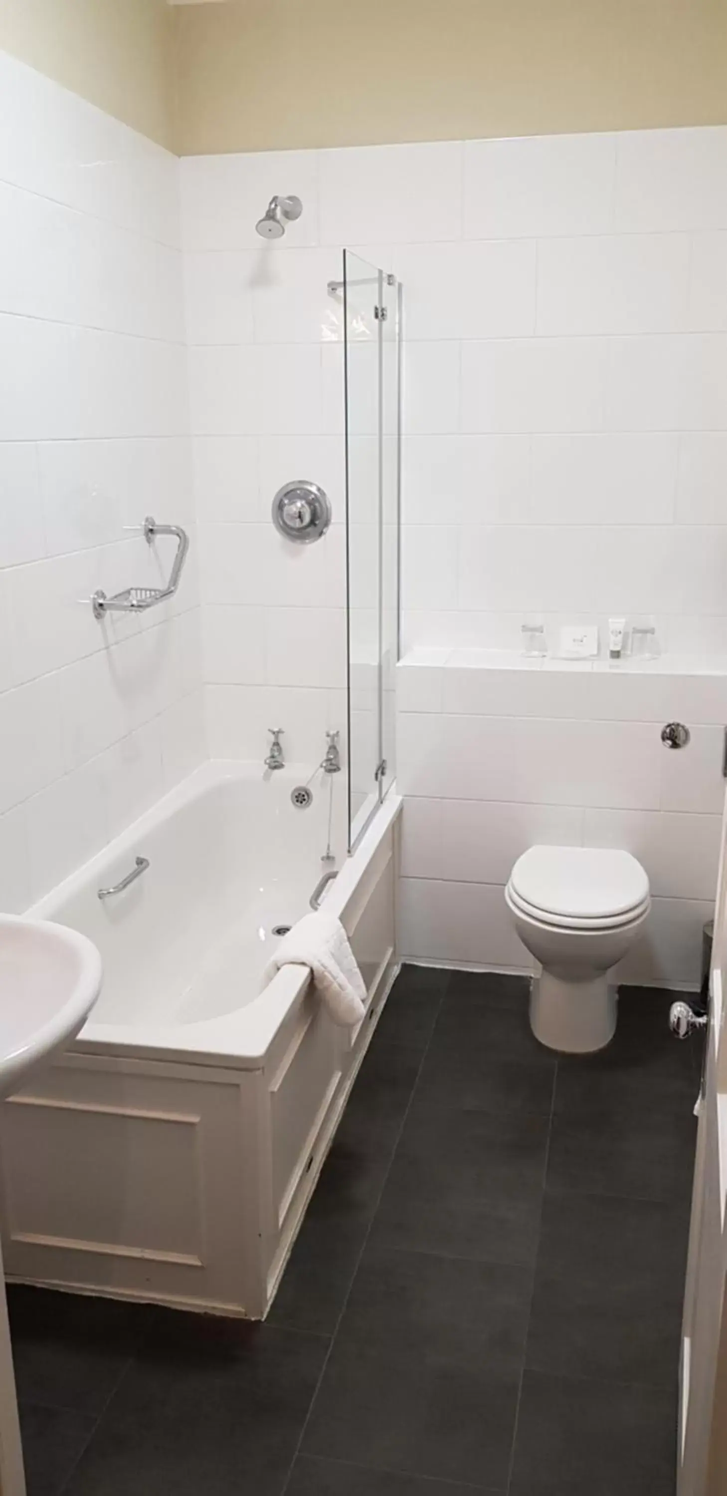 Executive Twin Room in Banbury Wroxton House Hotel Executive Twin Room in Banbury Wroxton House Hotel