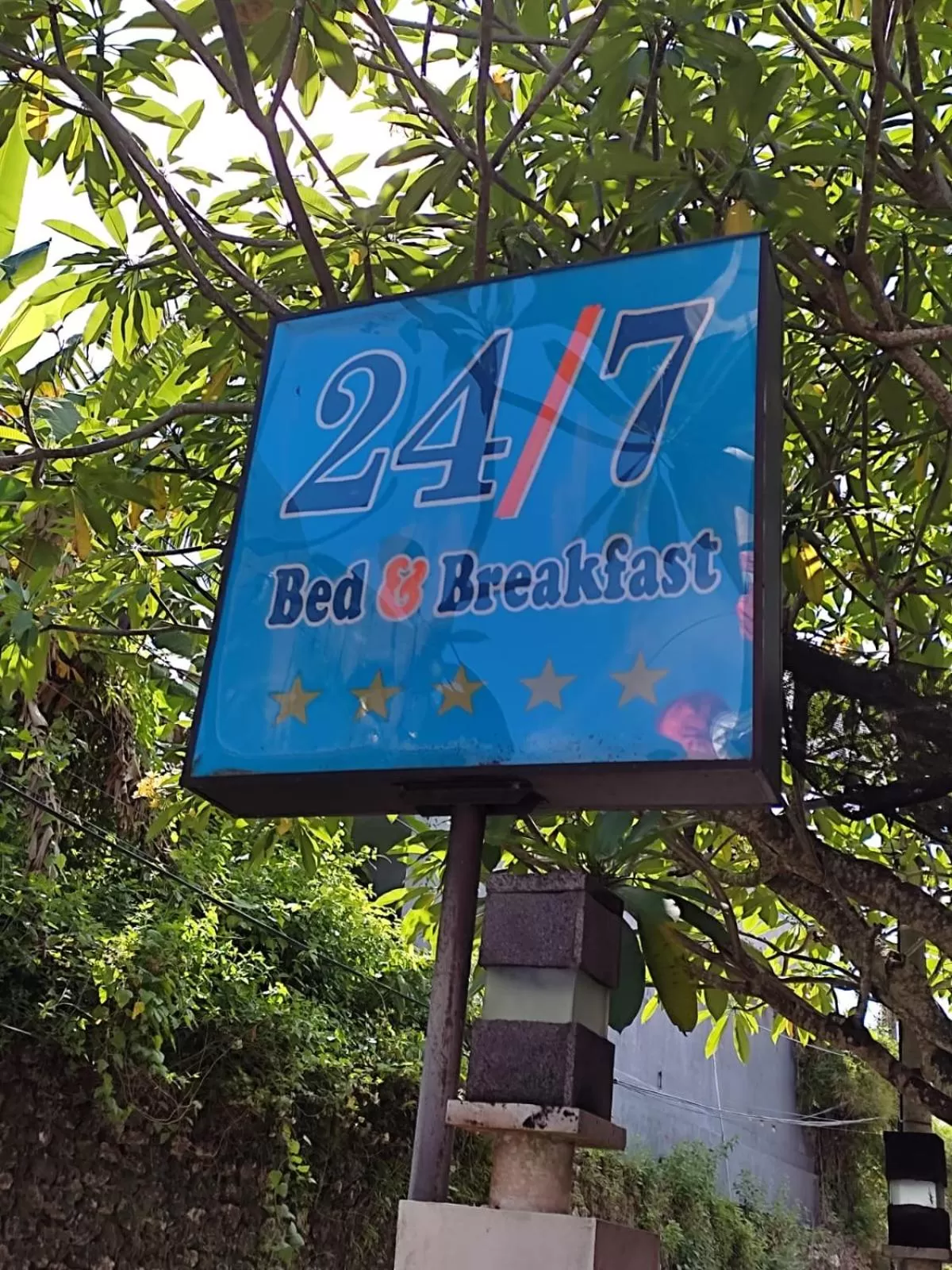 24/7 Bed & Breakfast
