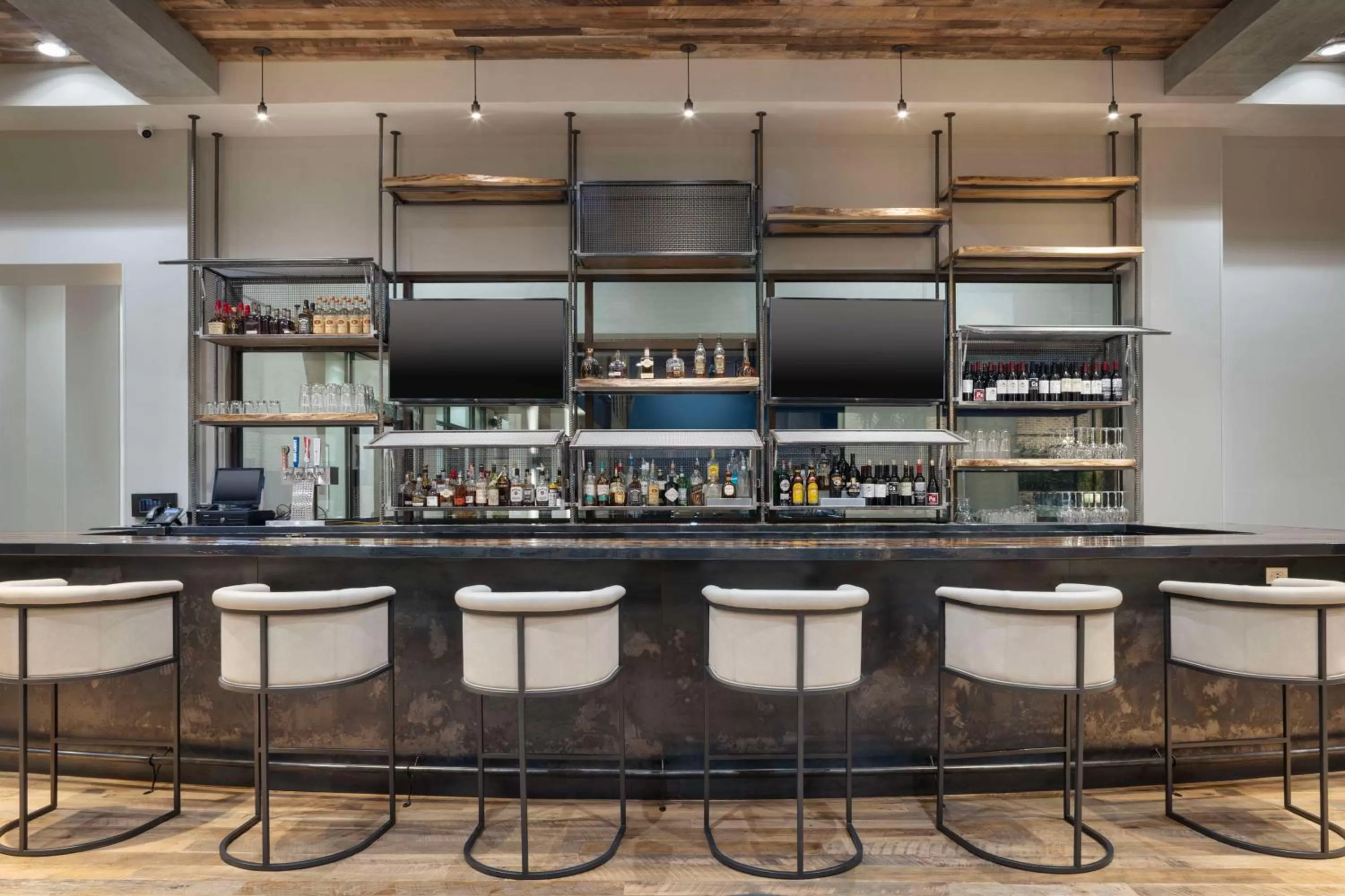 Lounge or bar in Embassy Suites By Hilton Bowling Green