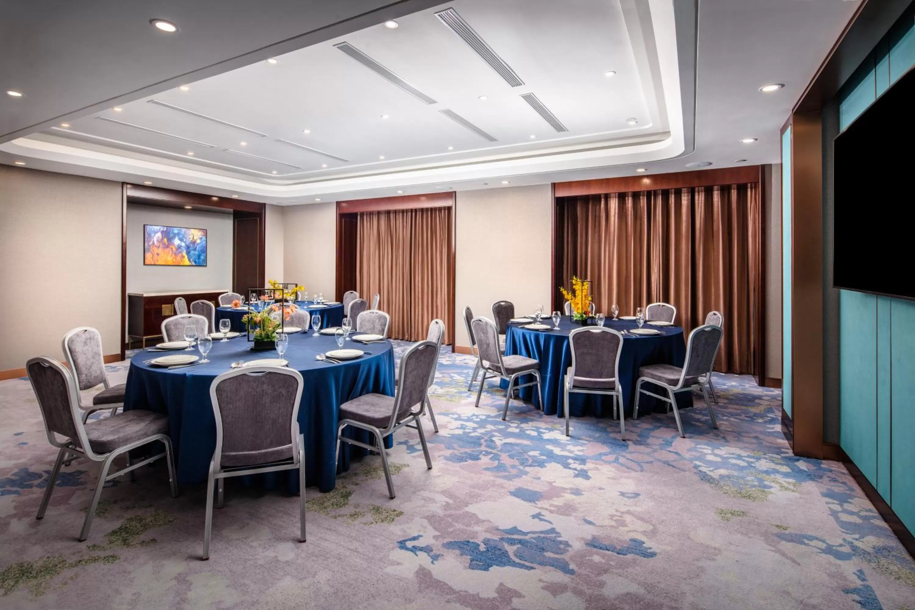 Meeting/conference room in Blossom Hotel Houston, Curio Collection by Hilton