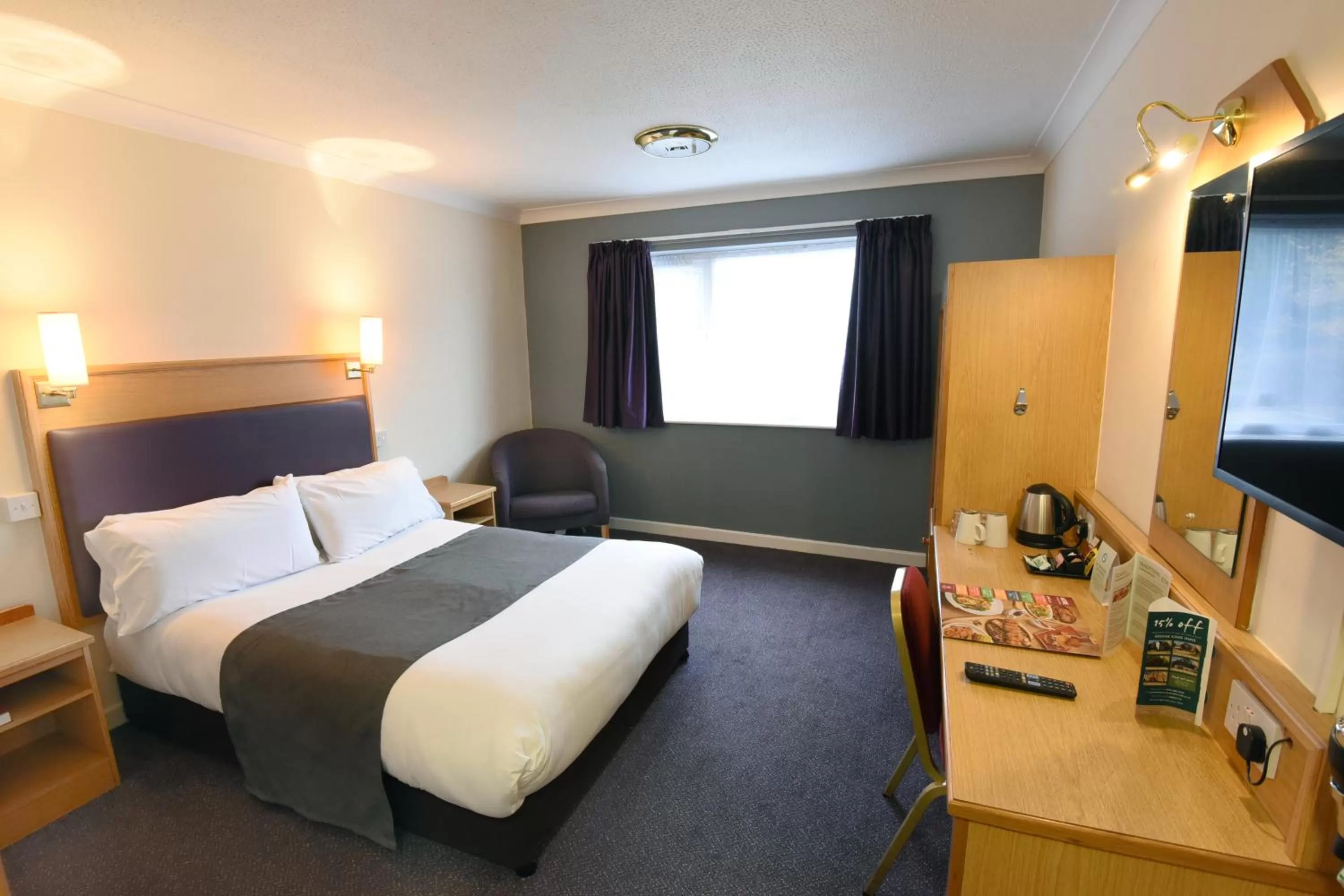 Bed in Royal Oak by Greene King inns