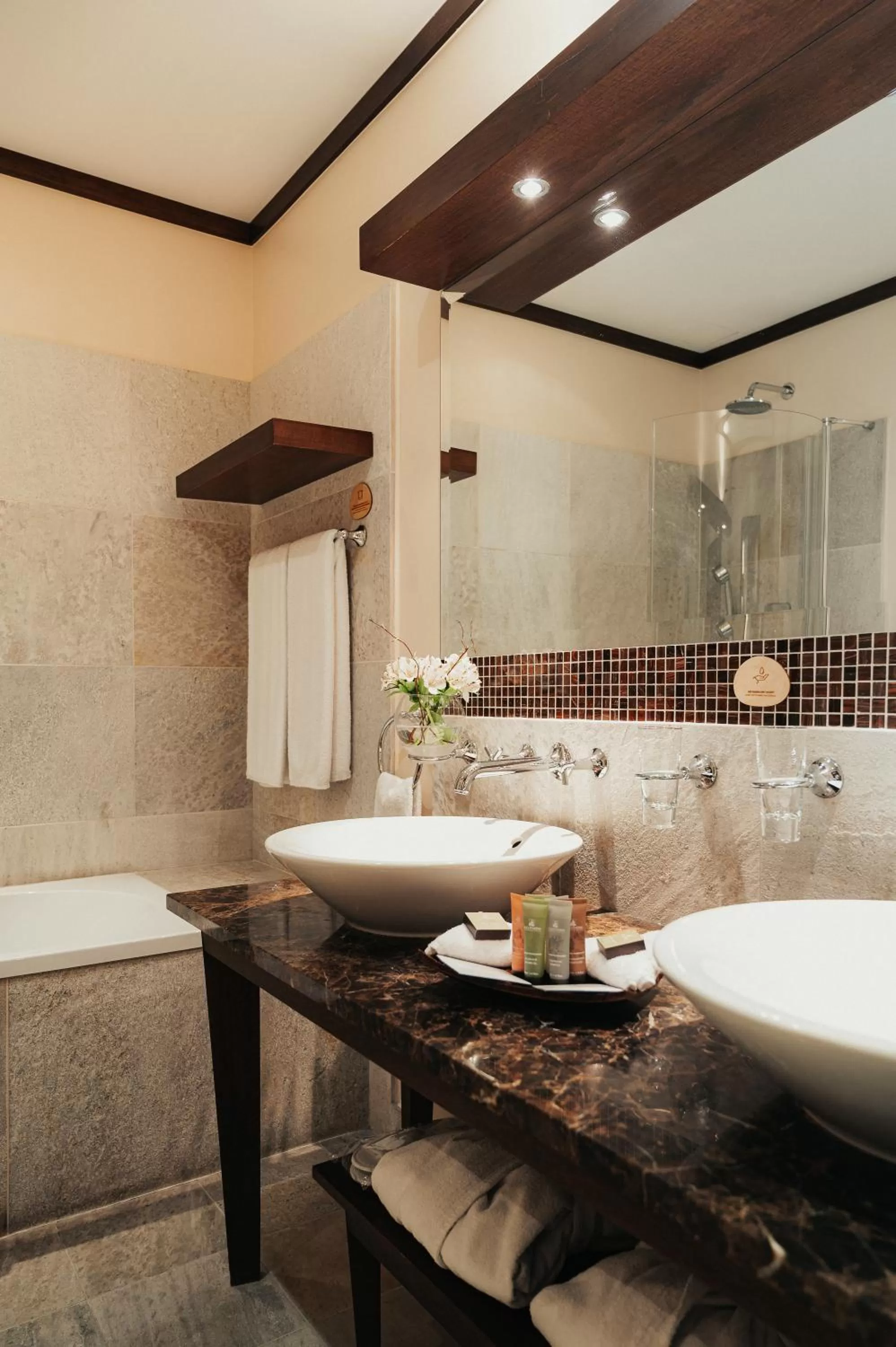 Shower in Mamaison Le Regina Boutique Hotel