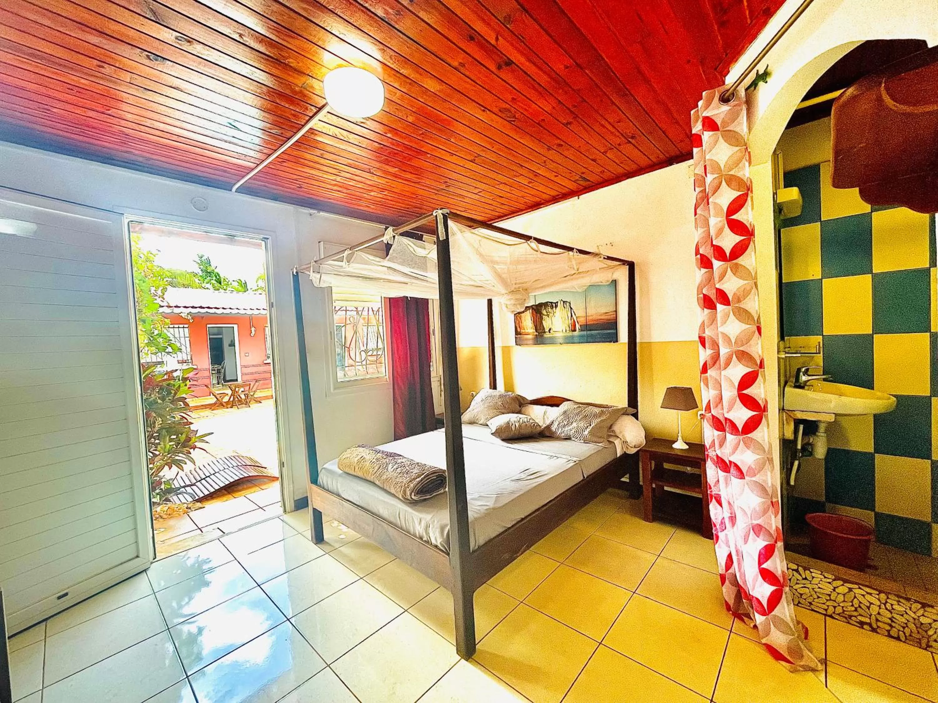 Bedroom, Bed in Régina Lodge Diégo Suarez Madagascar