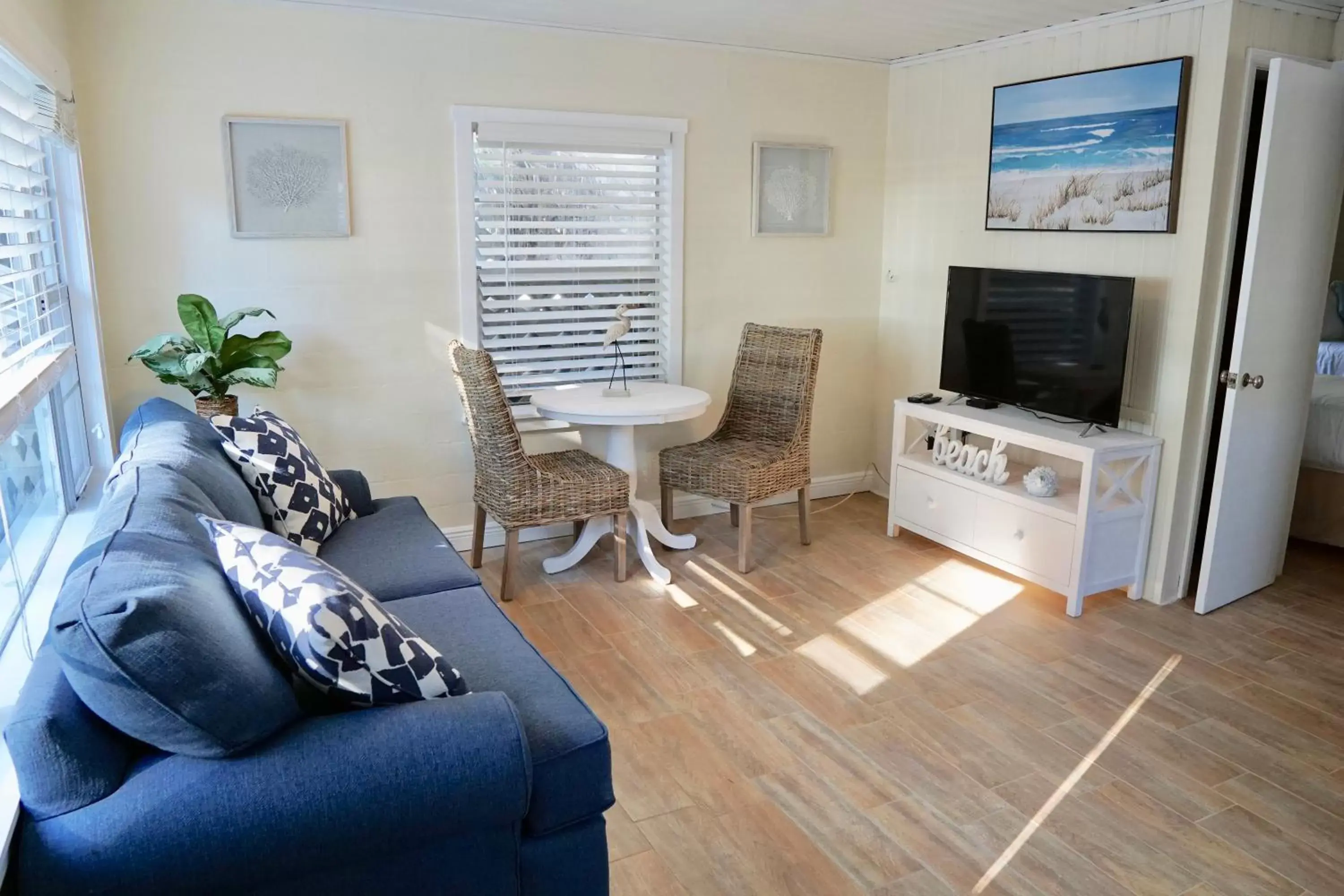 Newly Renovated Gulf View Cottage in Molloy Gulf Motel & Cottages Newly Renovated Gulf View Cottage in Molloy Gulf Motel & Cottages