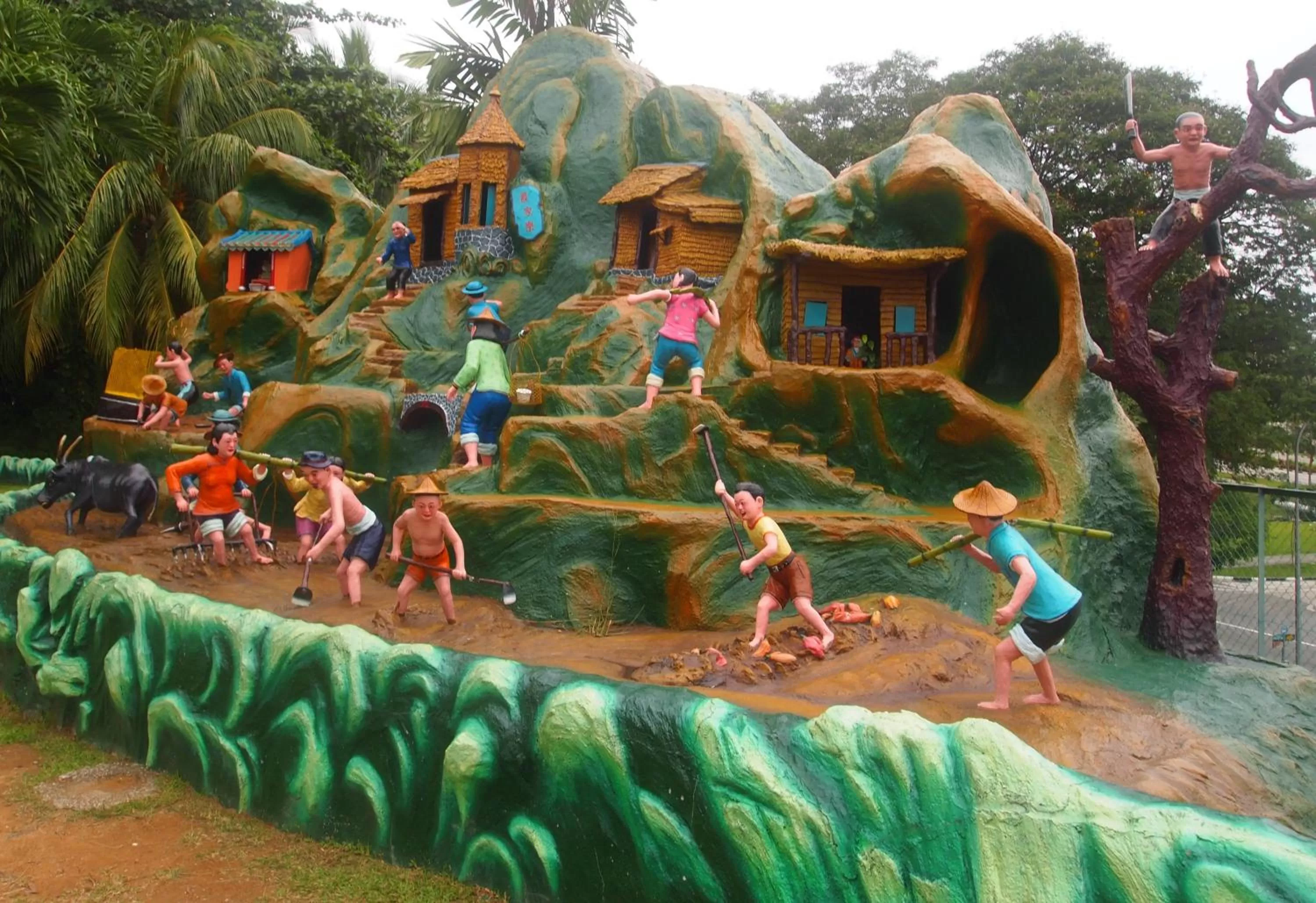 Nearby landmark in Fragrance Hotel - Ocean View