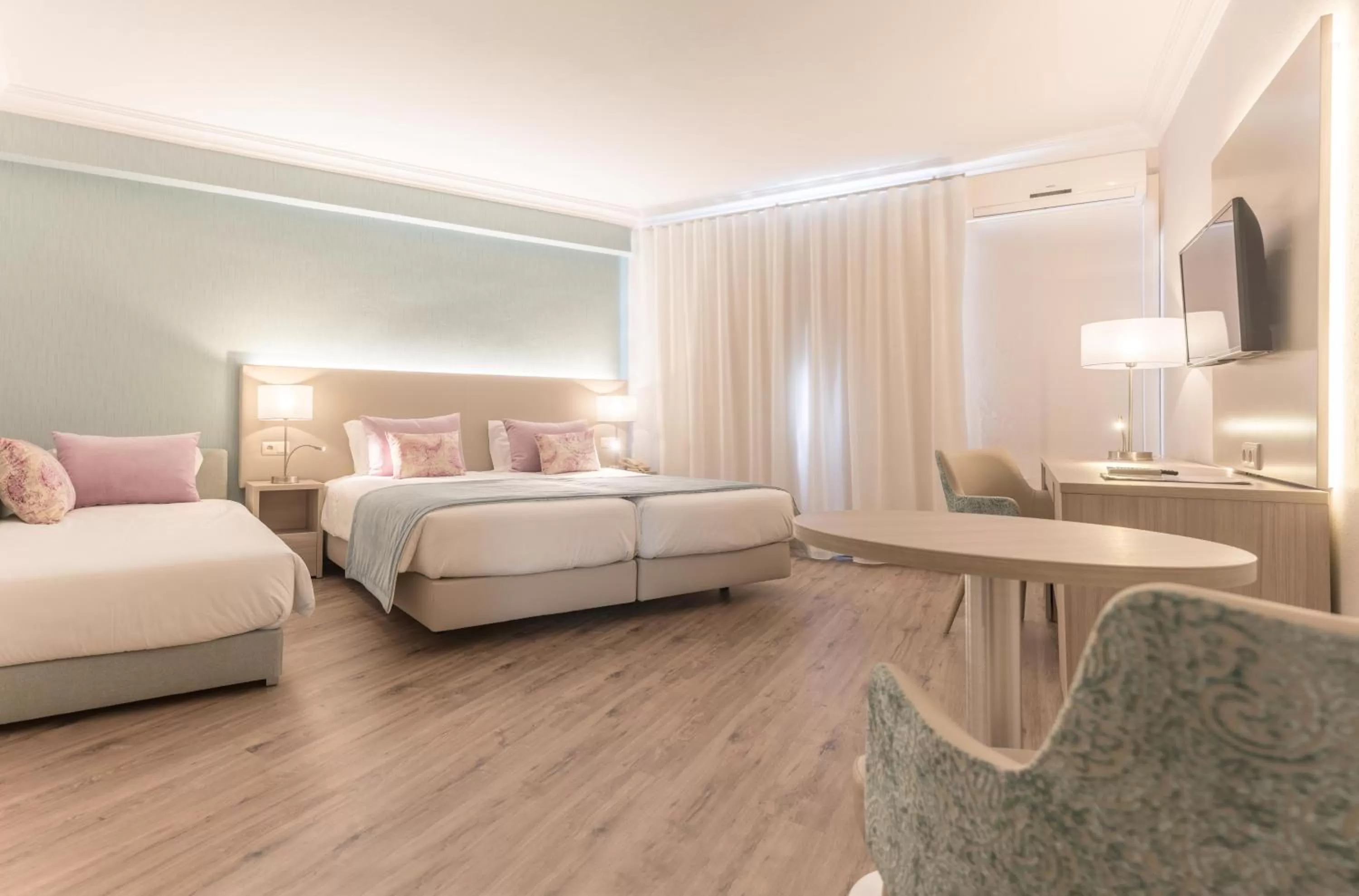 Bedroom, Bed in Loule Jardim Hotel