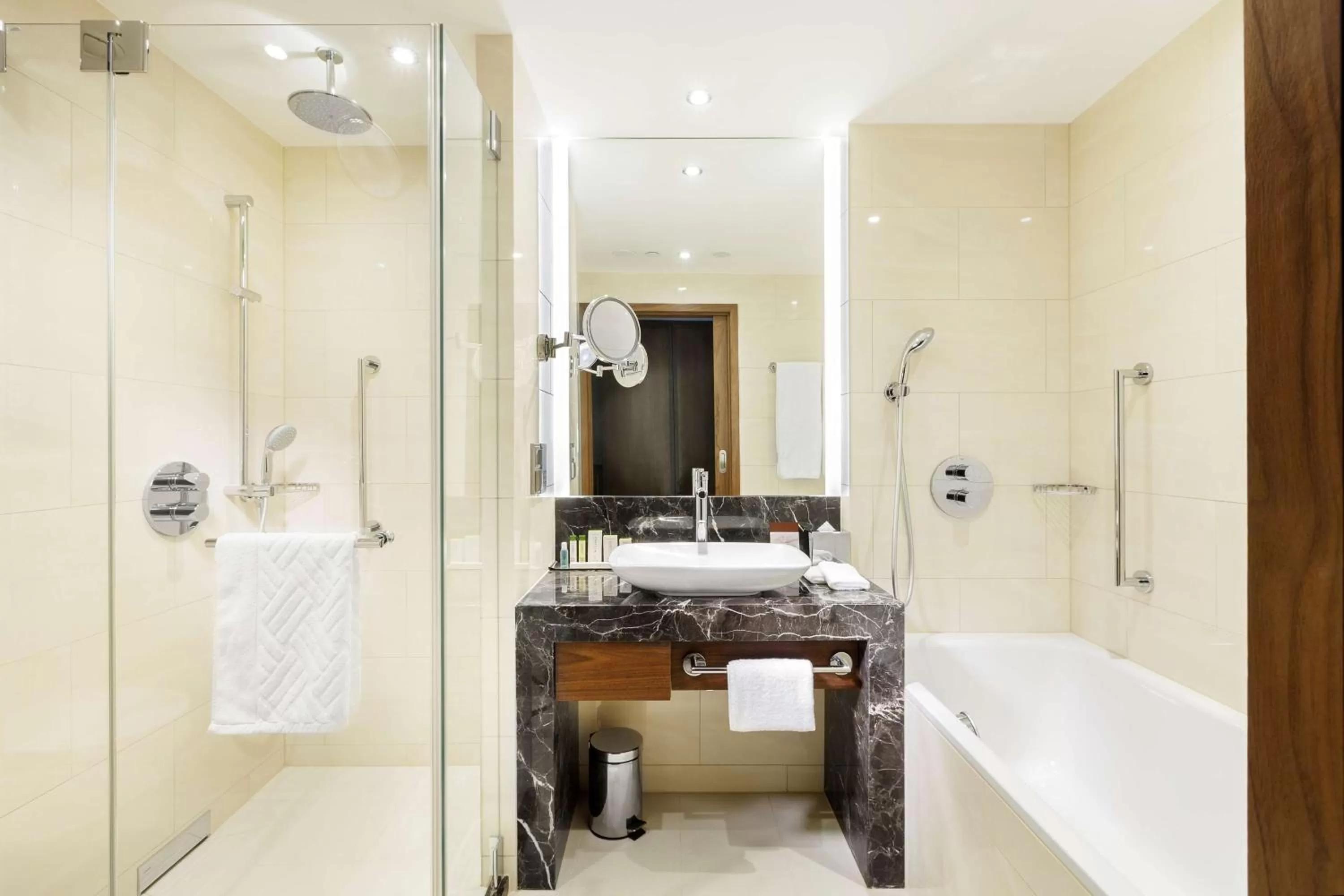 Bathroom in DoubleTree by Hilton Hotel & Conference Centre Warsaw