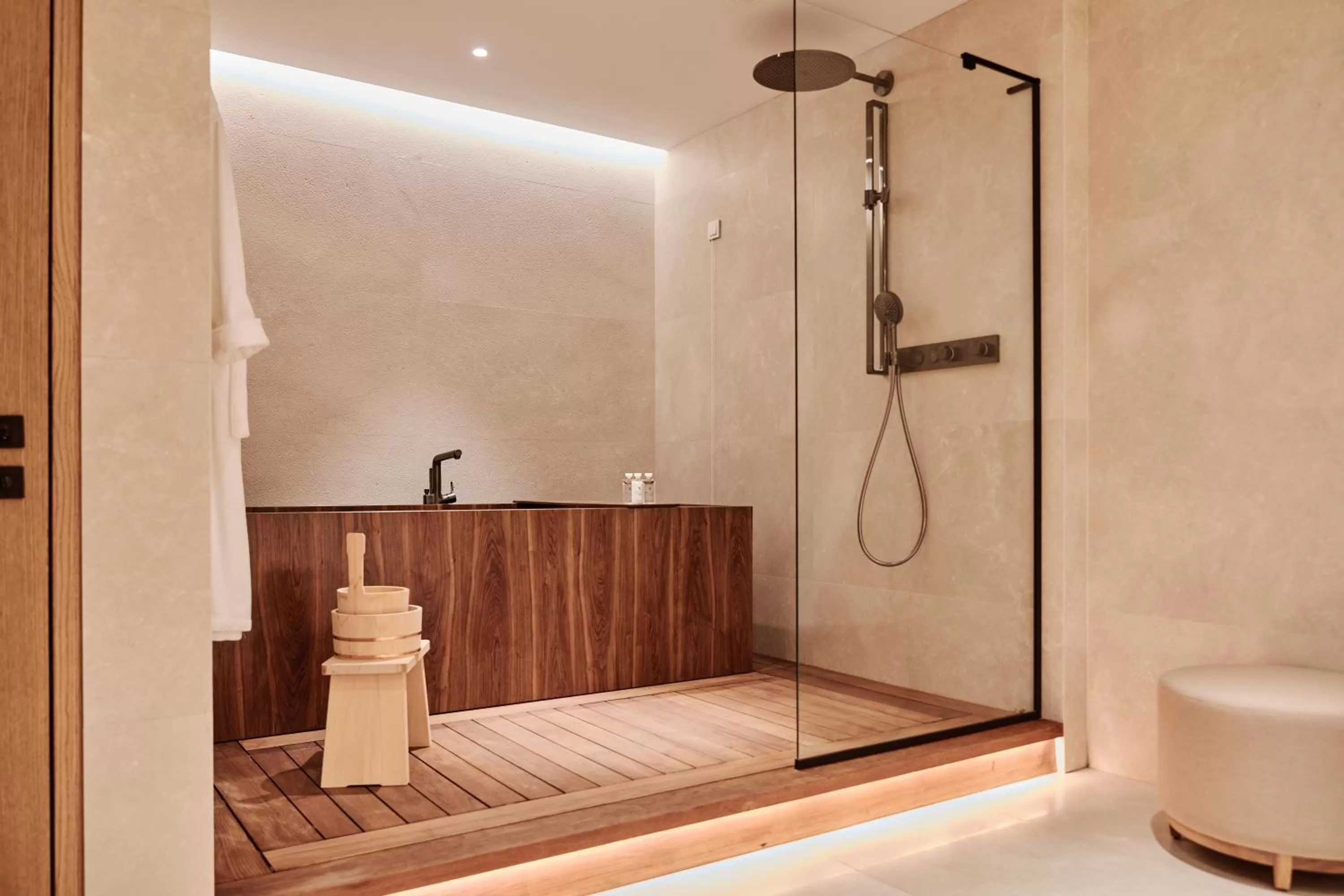 Shower in The Ritz-Carlton, Istanbul at the Bosphorus