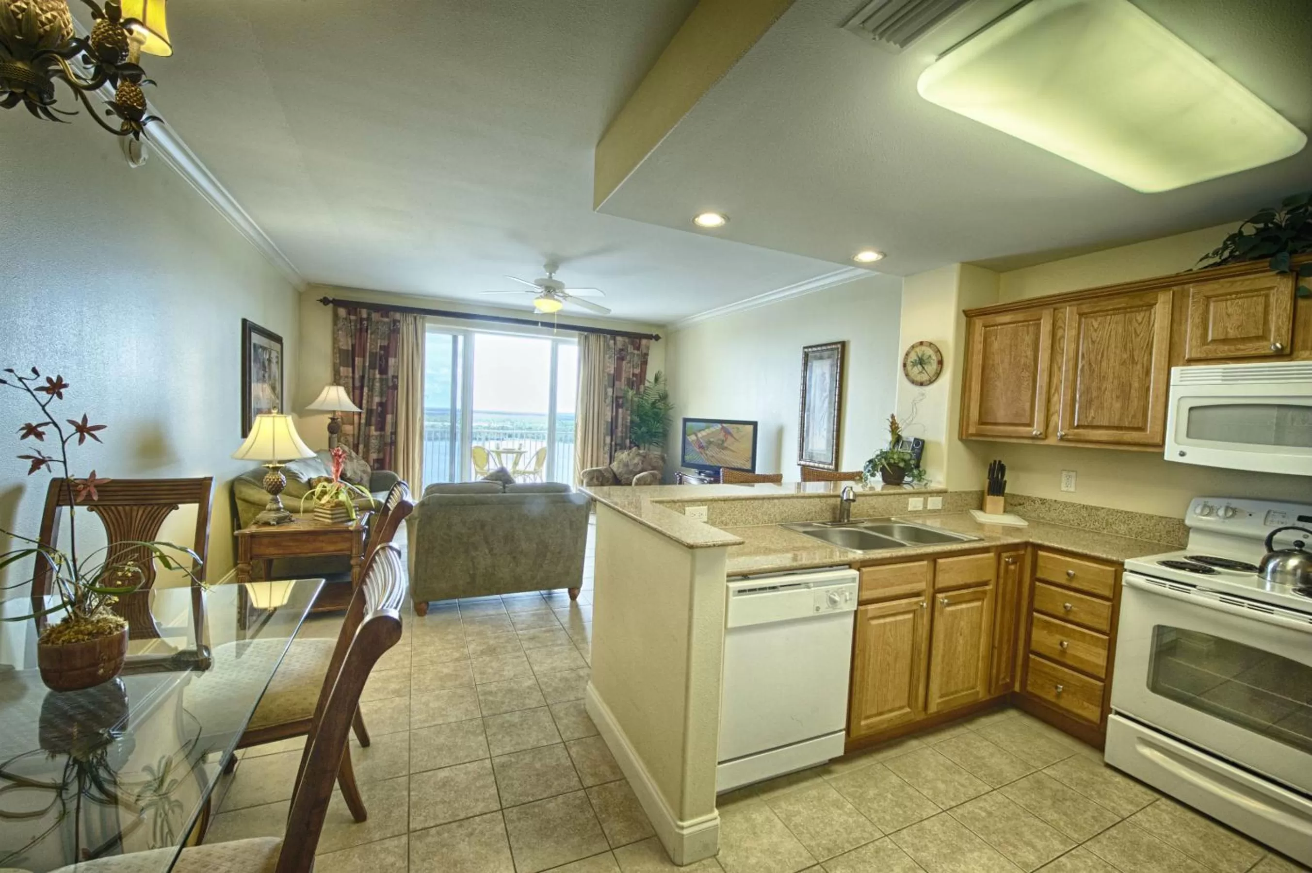 Kitchen or kitchenette, Kitchen/Kitchenette in Blue Heron Beach Resort
