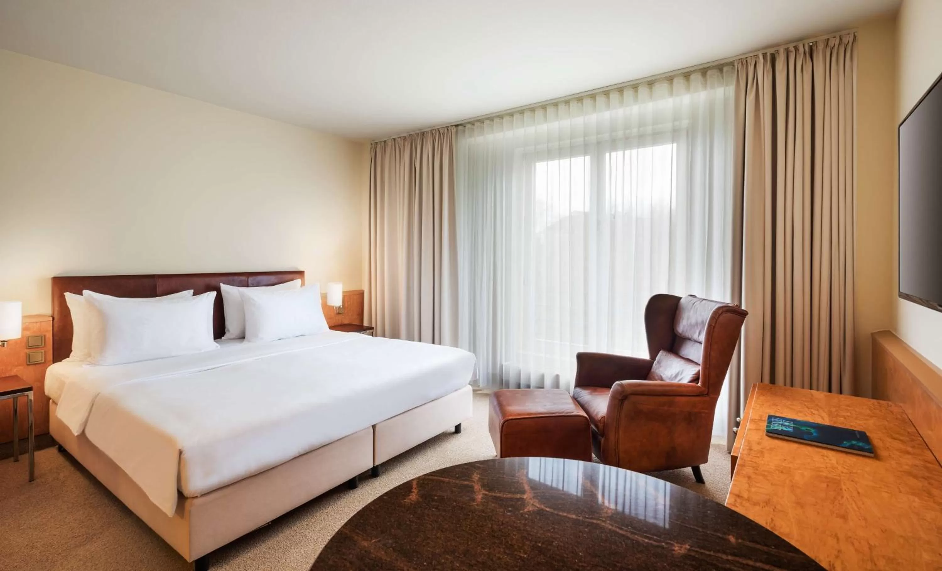 Bedroom, Bed in Lindner Hotel Dusseldorf Airport, part of JdV by Hyatt