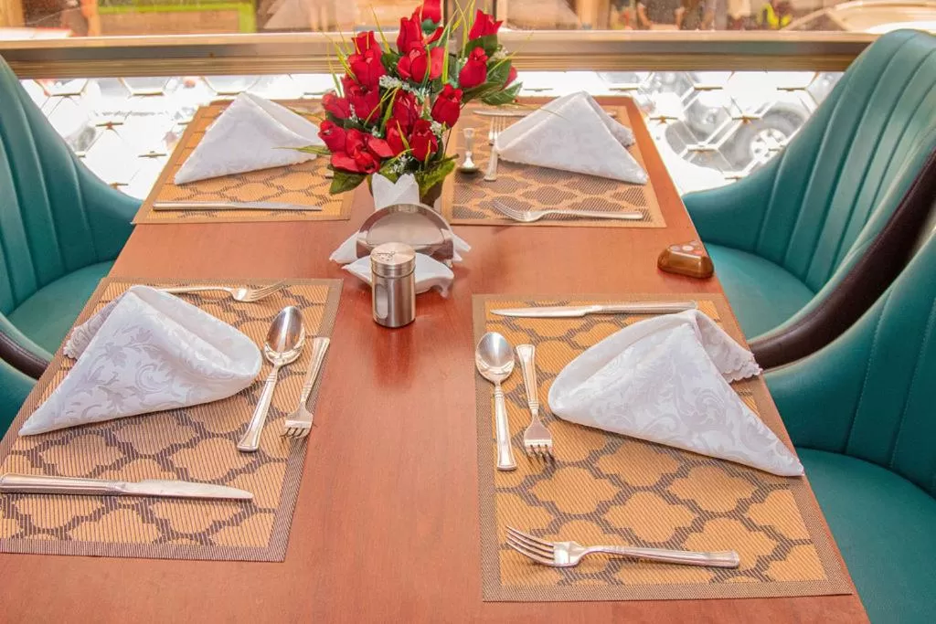 Restaurant/Places to Eat in Vickmark Hotel