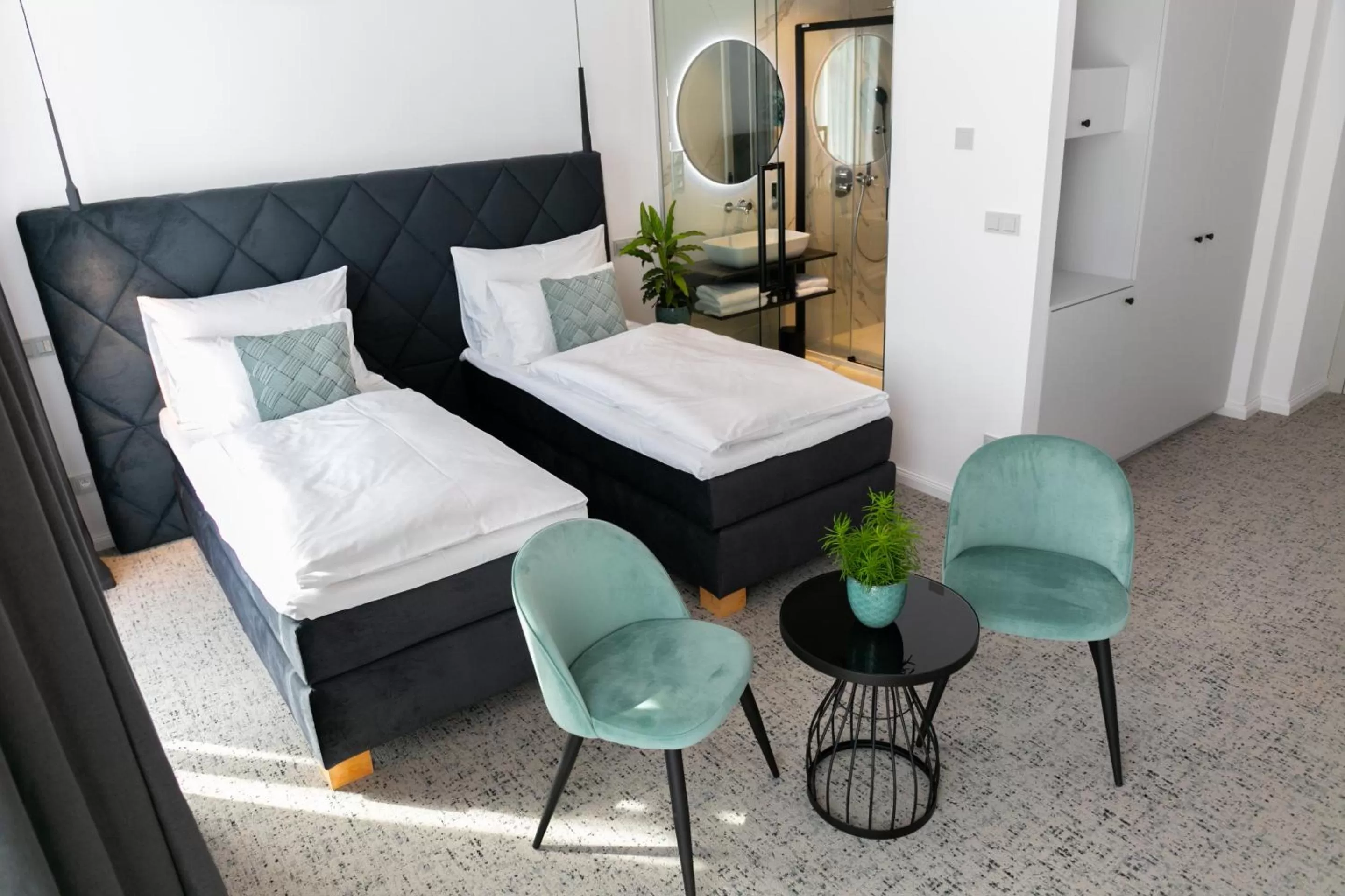 Shower, Bed in Hotel Central Park