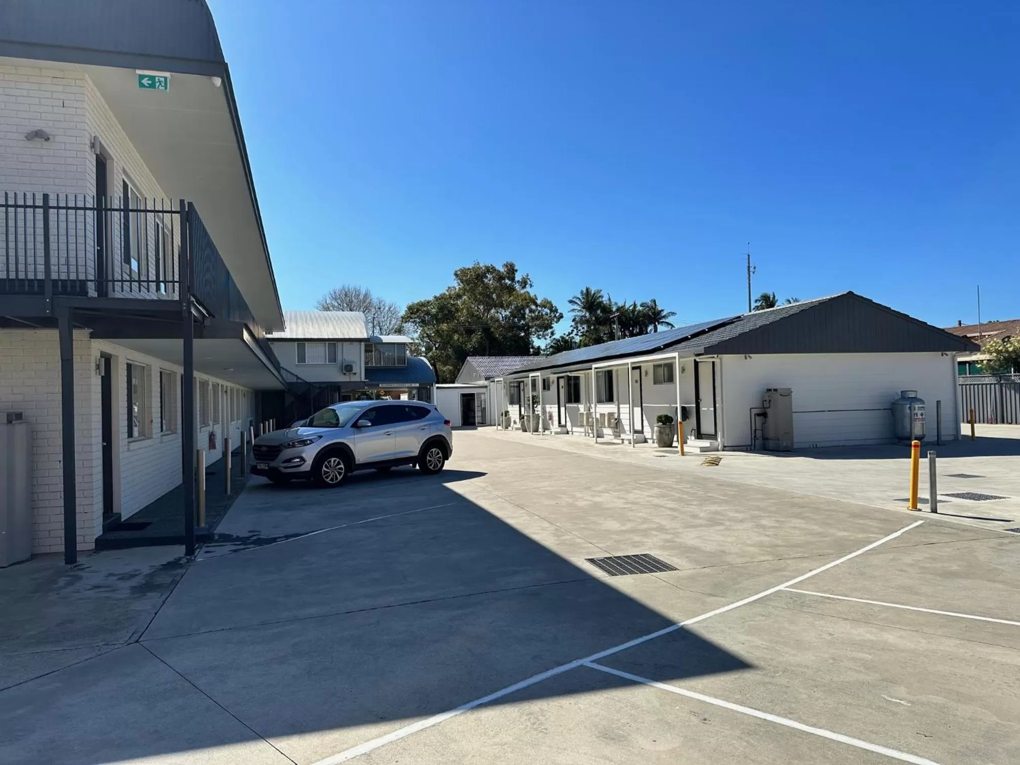 Property building in Surf Beach Motel Port