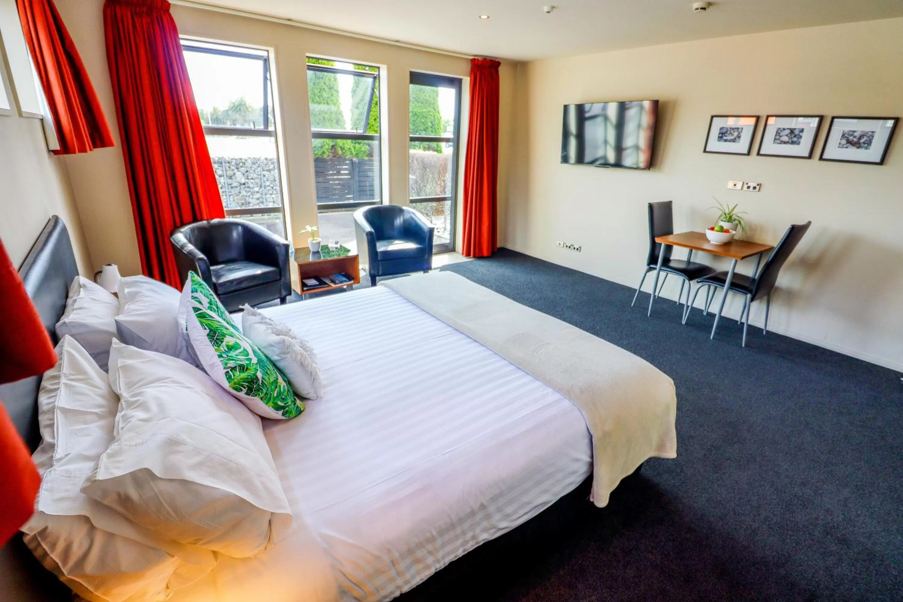 Bedroom, Bed in Coleraine Suites & Apartments
