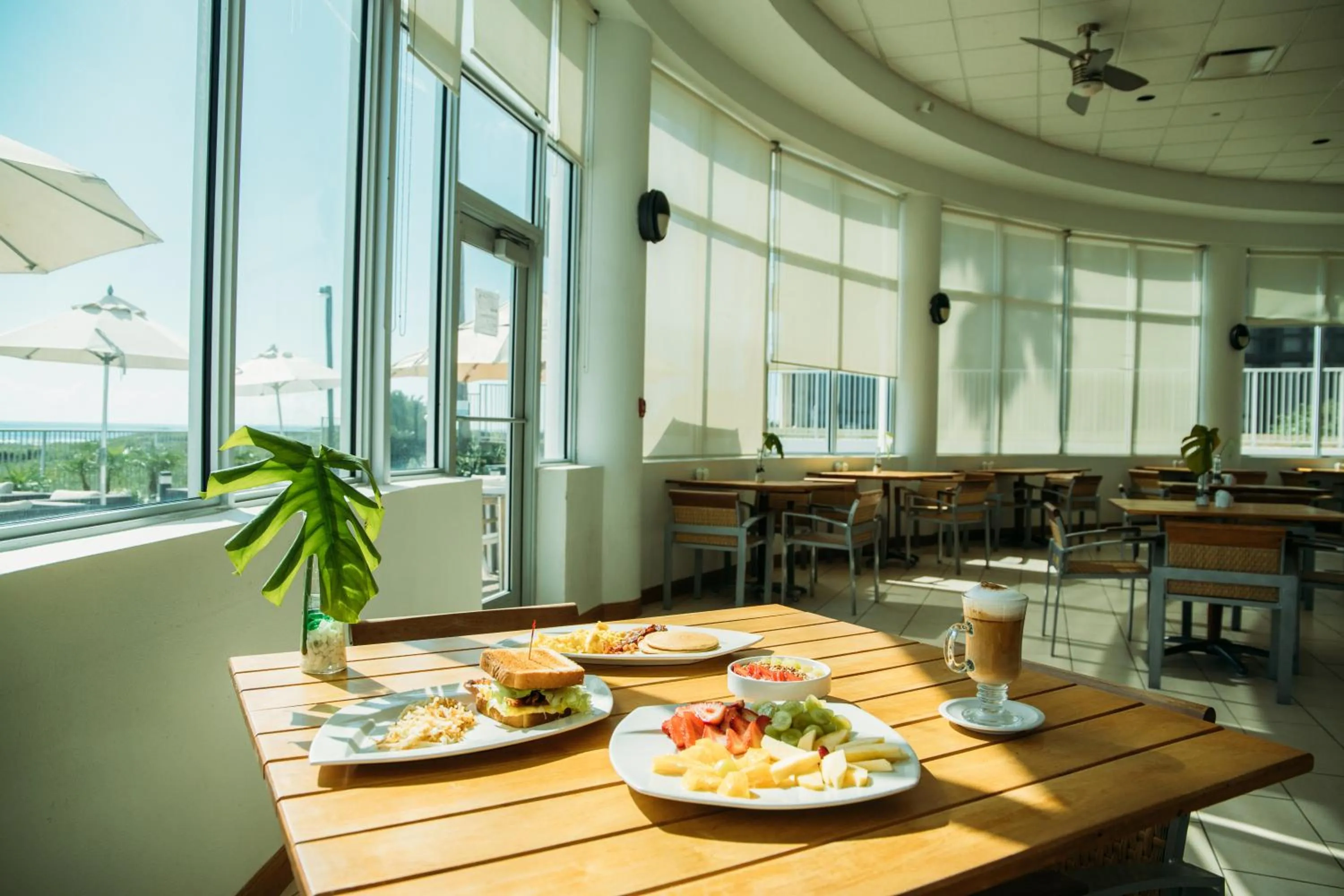 Restaurant/places to eat in Peninsula Island Resort & Spa - Beachfront Property at South Padre Island