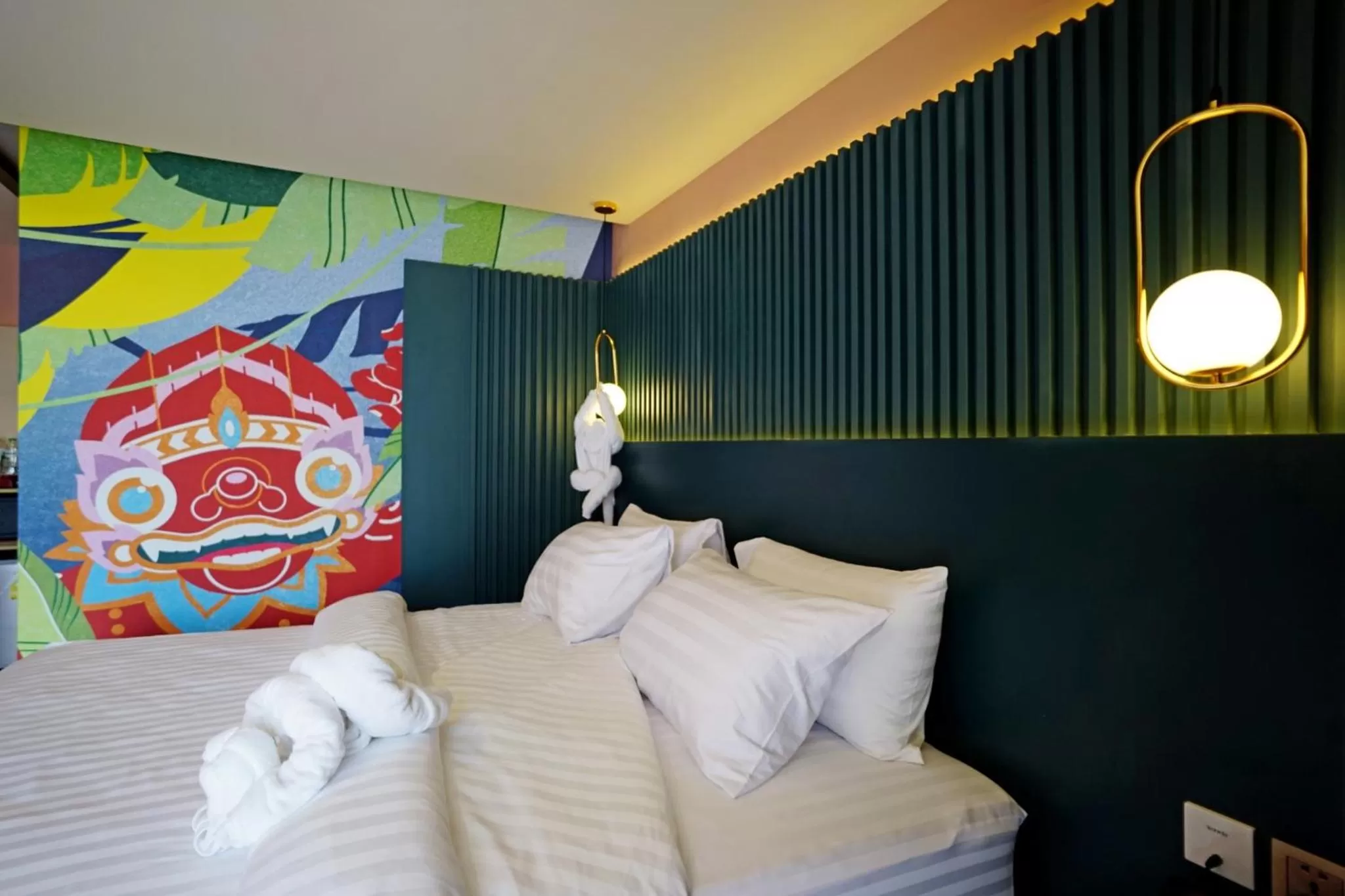 Bed in 4 Monkeys Hotel