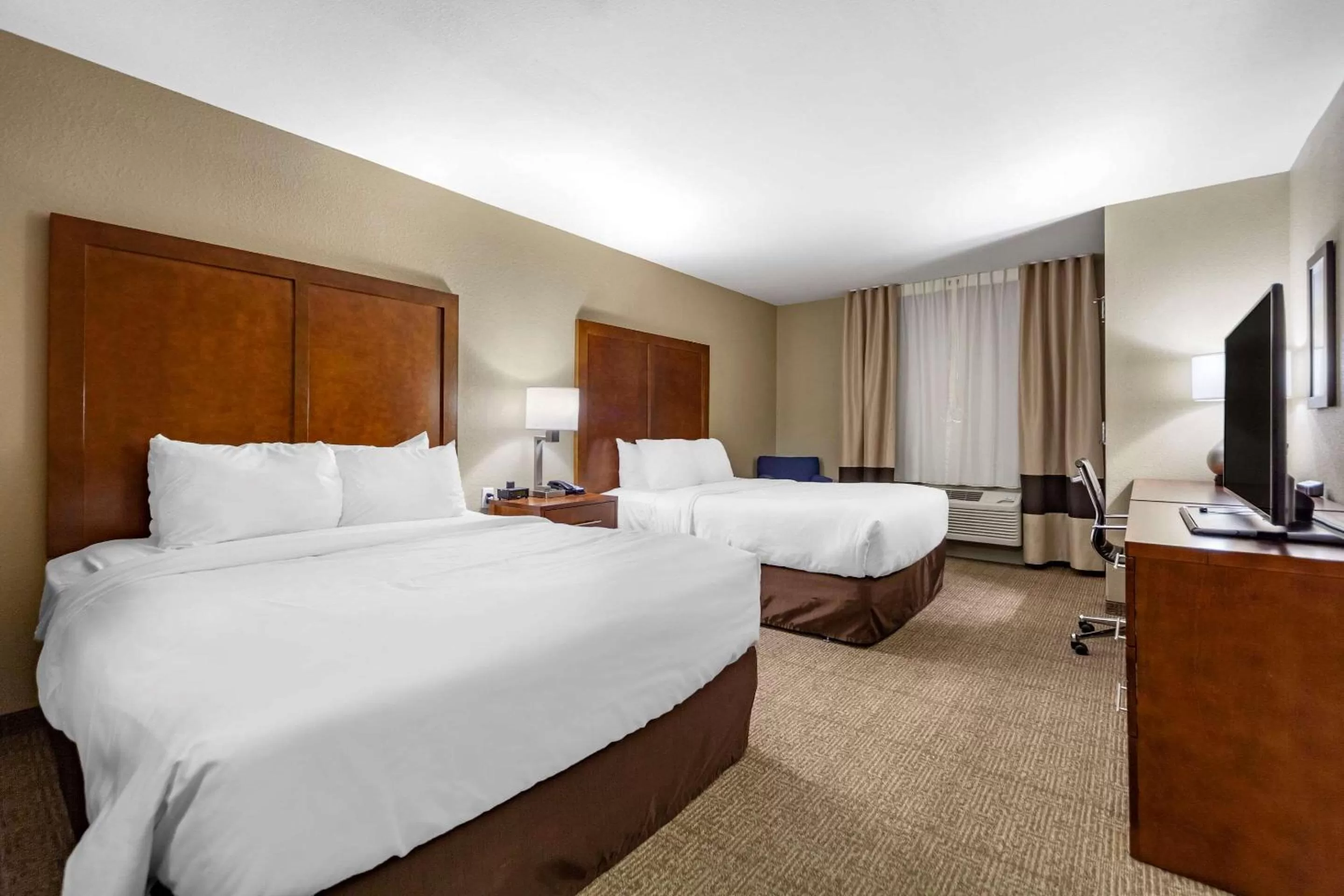 Photo of the whole room, Bed in Comfort Inn & Suites Sidney I-80