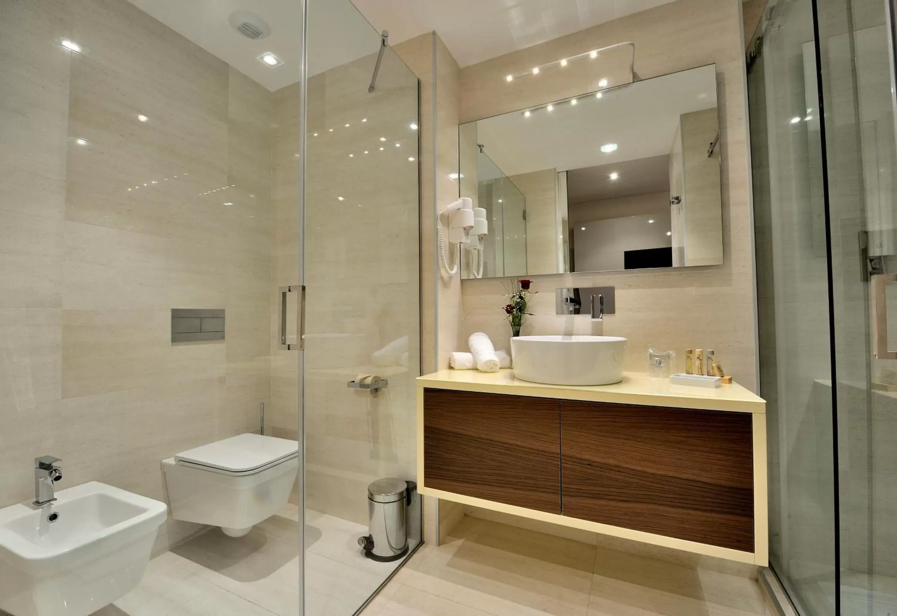 Junior Suite King Size Bed City View in Kenzi Sidi Maarouf Junior Suite King Size Bed City View in Kenzi Sidi Maarouf