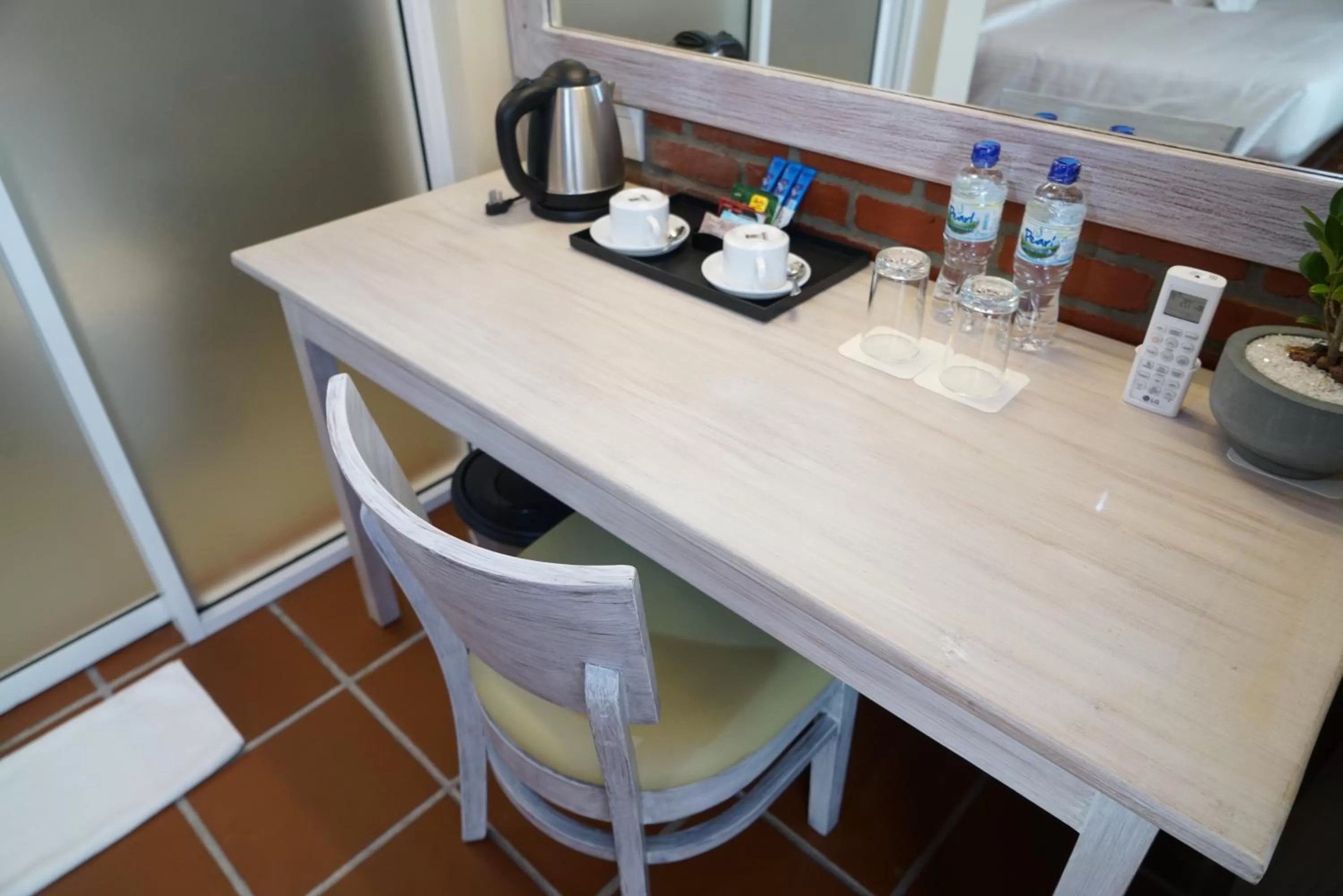 Coffee/tea facilities in Olinia Airport Hotel