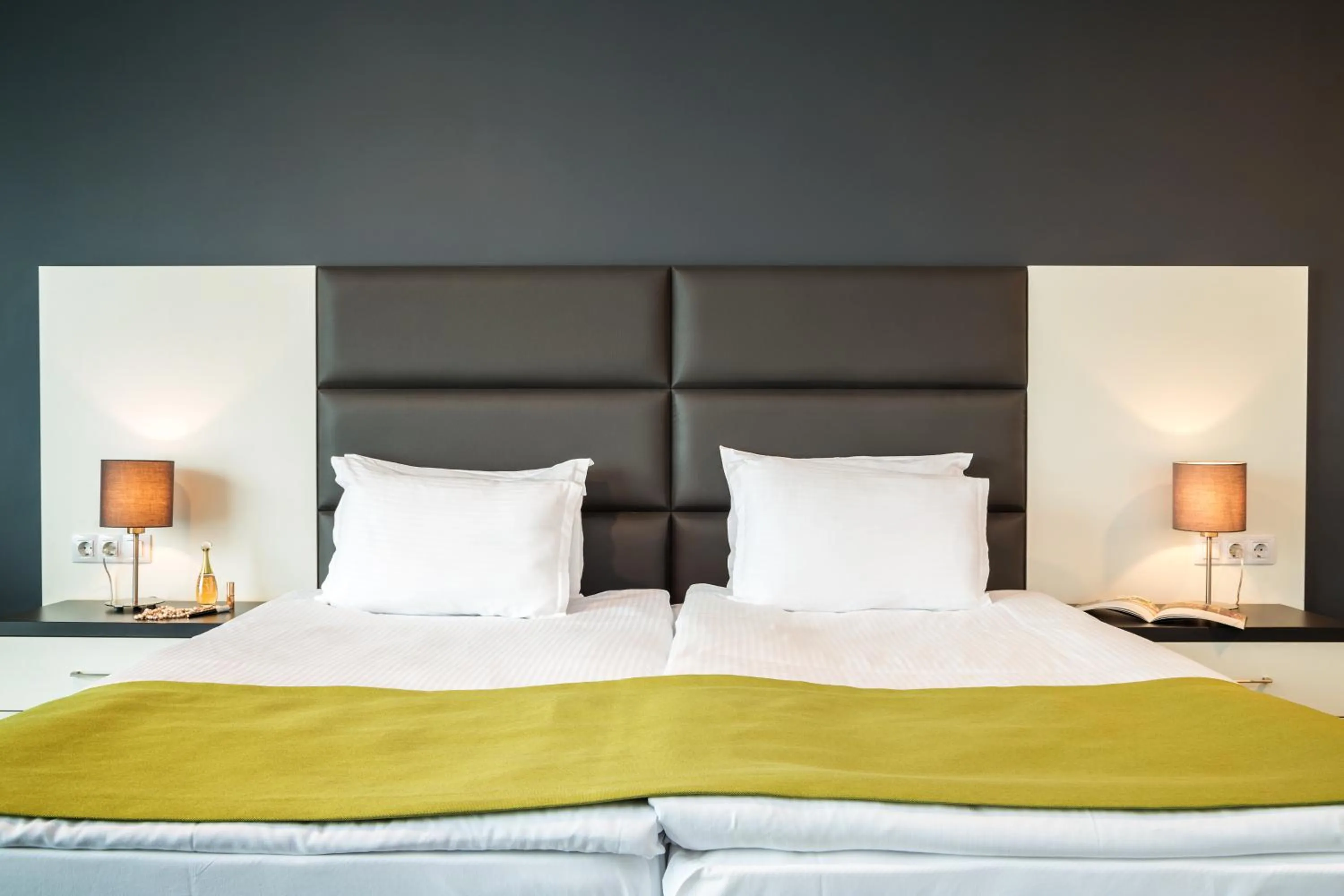 Bed in Earth & People Hotel & SPA - Free Parking & Swimming Pool