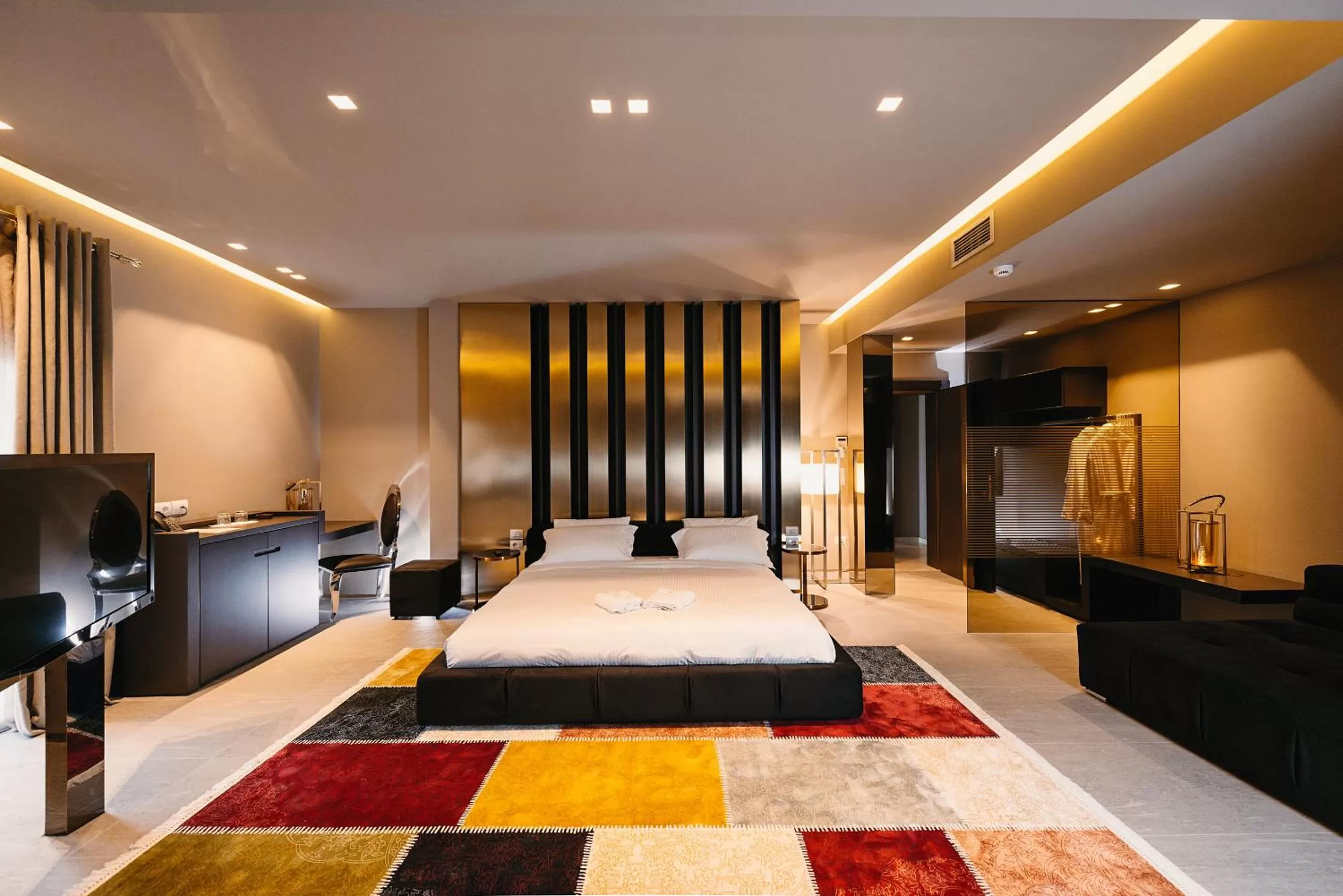 Bathroom, Bed in Hotel Egnatia