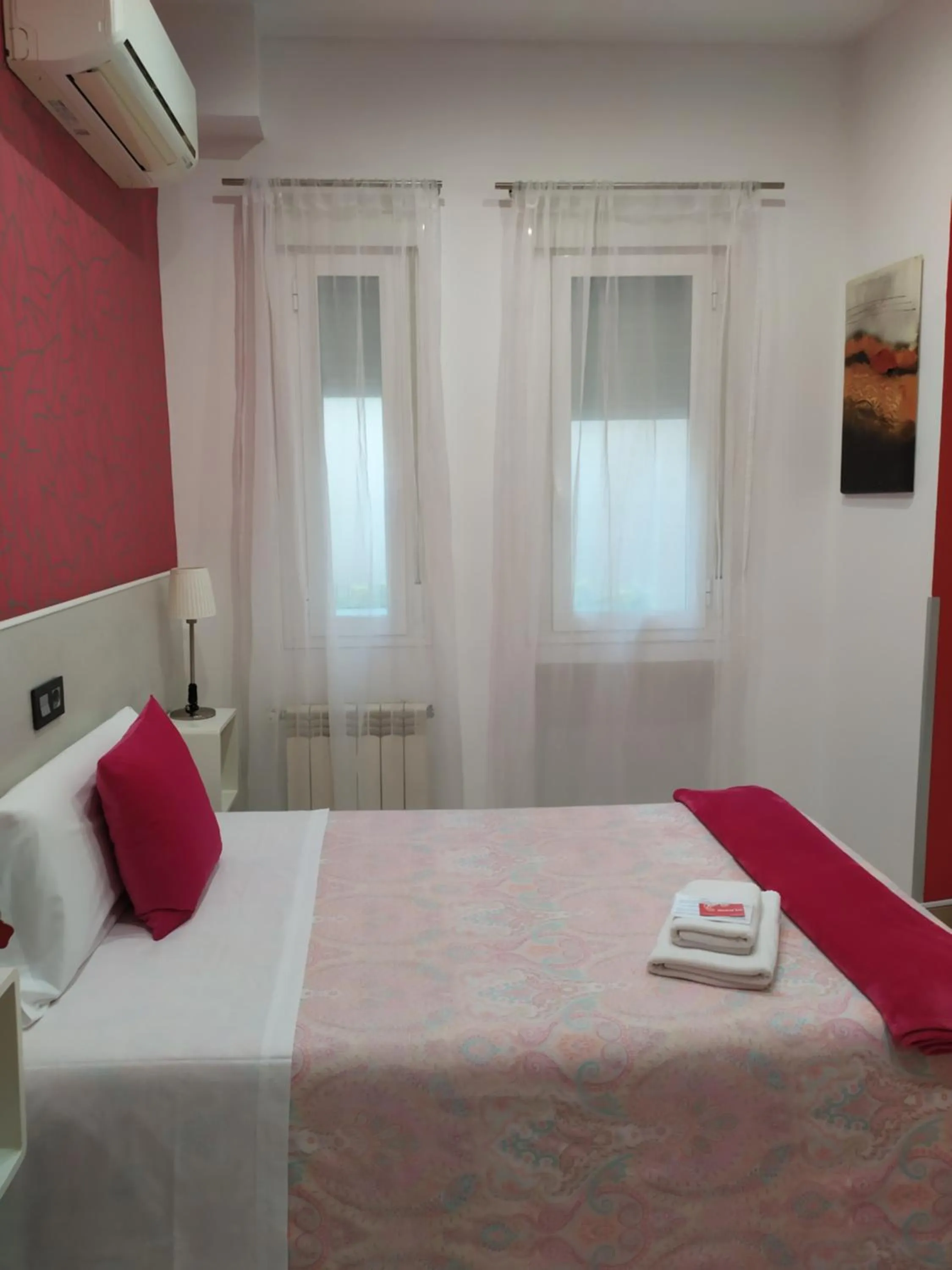 Bed in Hostal Inn Madrid