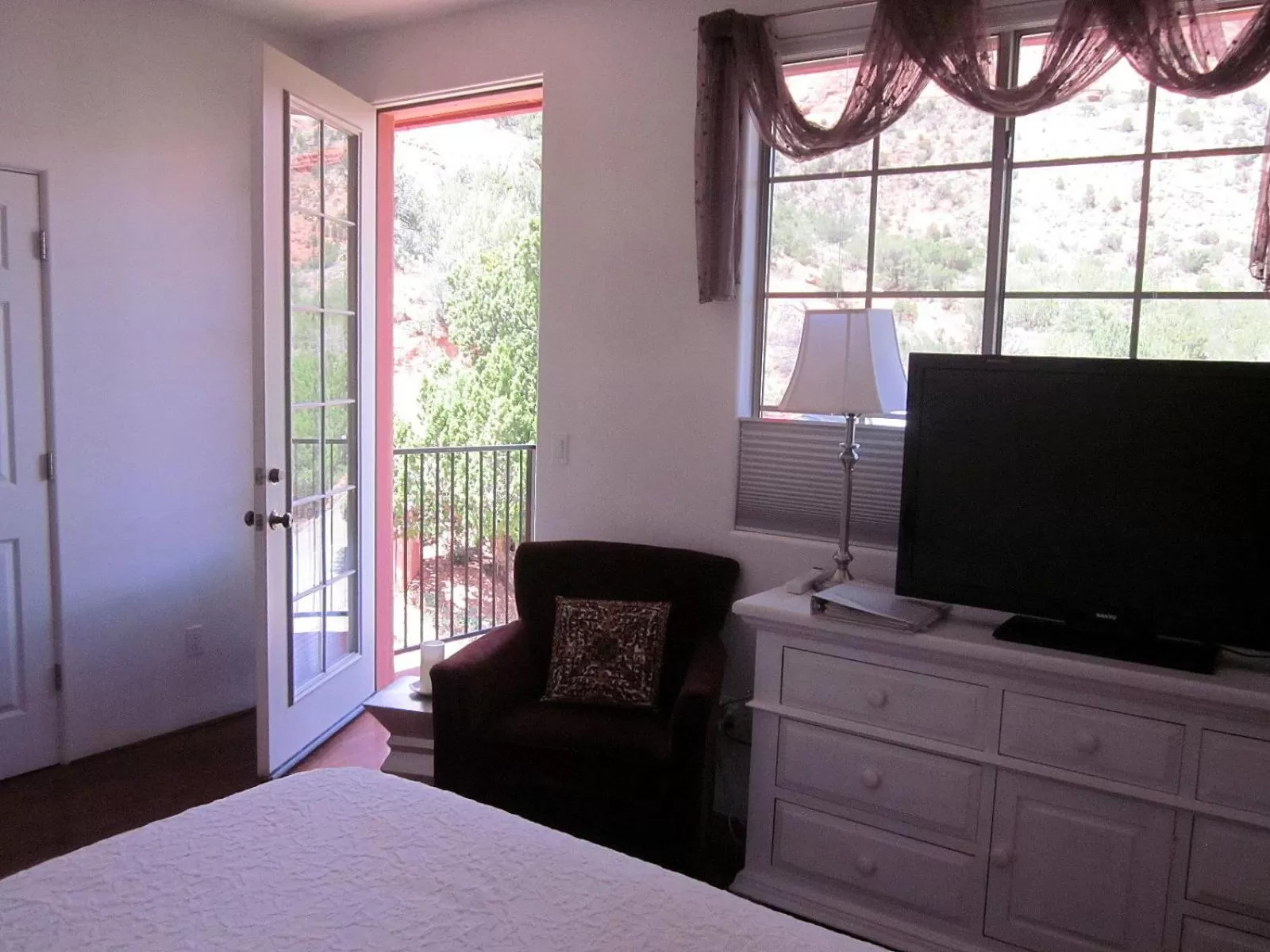 TV and multimedia, Bed in The Penrose Bed & Breakfast