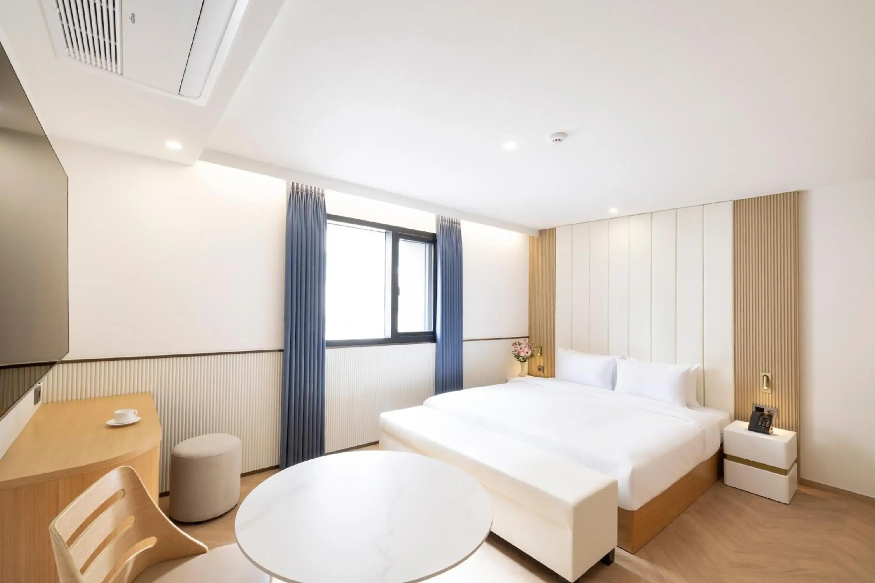 Deluxe King Room with Bath in Jjak Boutique Hotel Deluxe King Room with Bath in Jjak Boutique Hotel