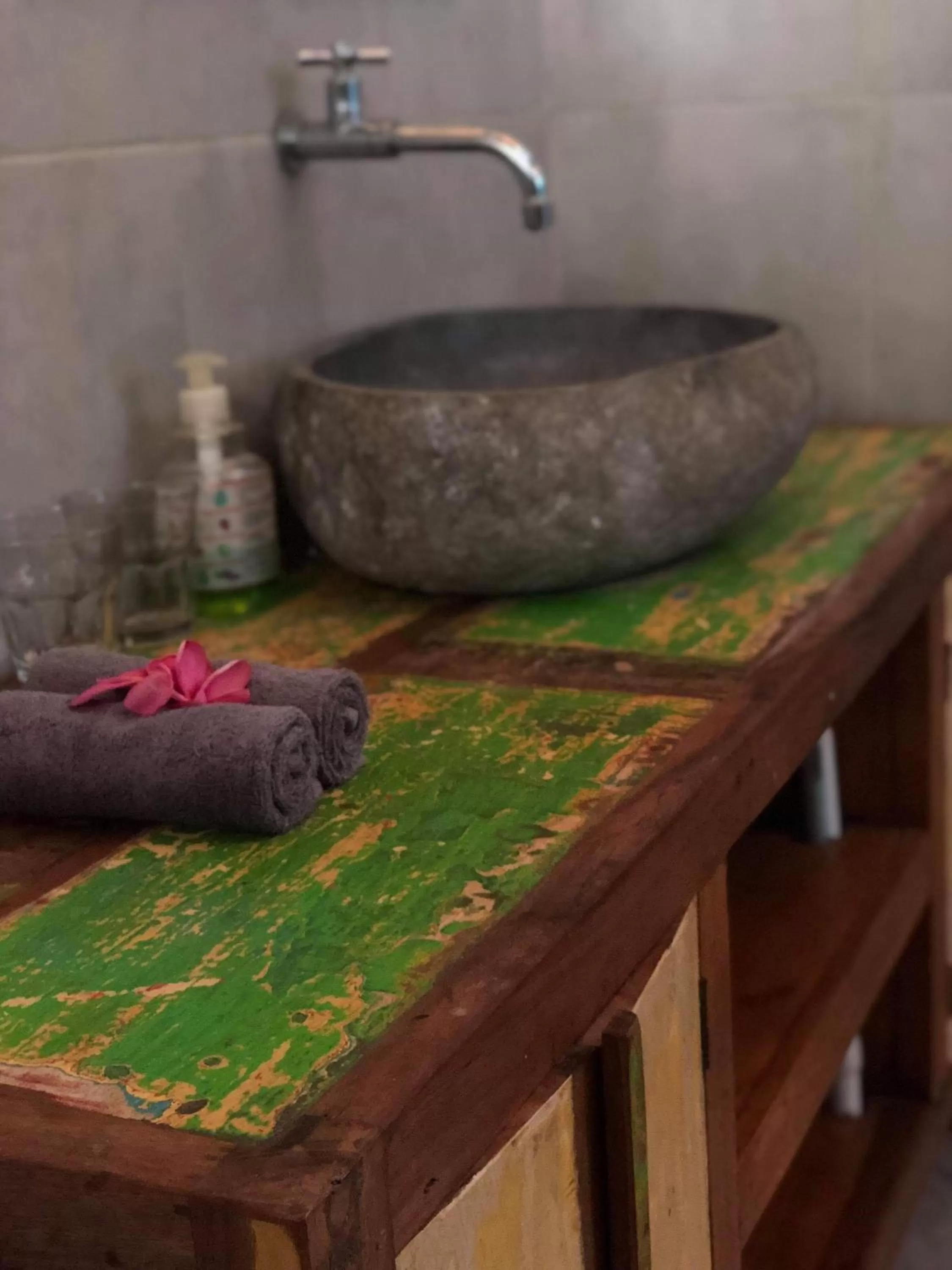 Bathroom in Captain Goodtimes