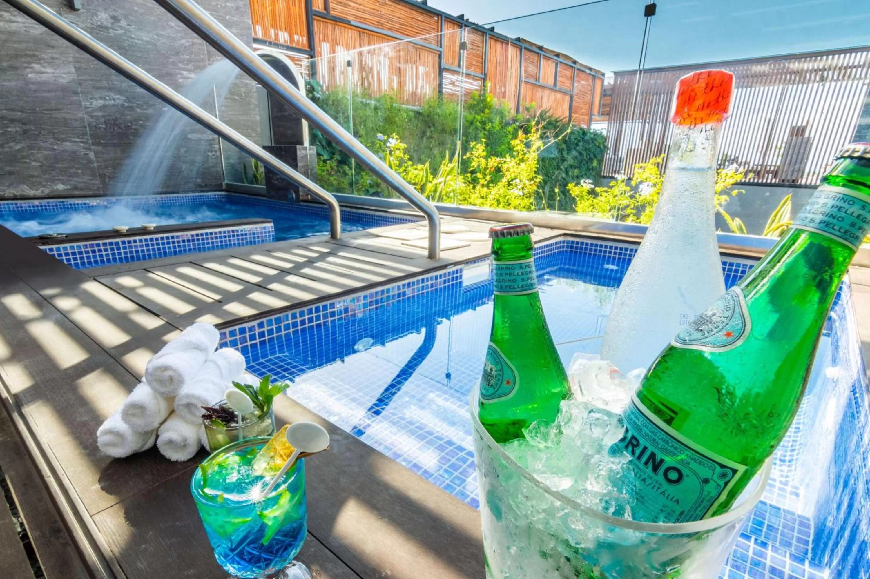 Massage in The Fives Downtown Hotel & Residences, Curio Collection by Hilton