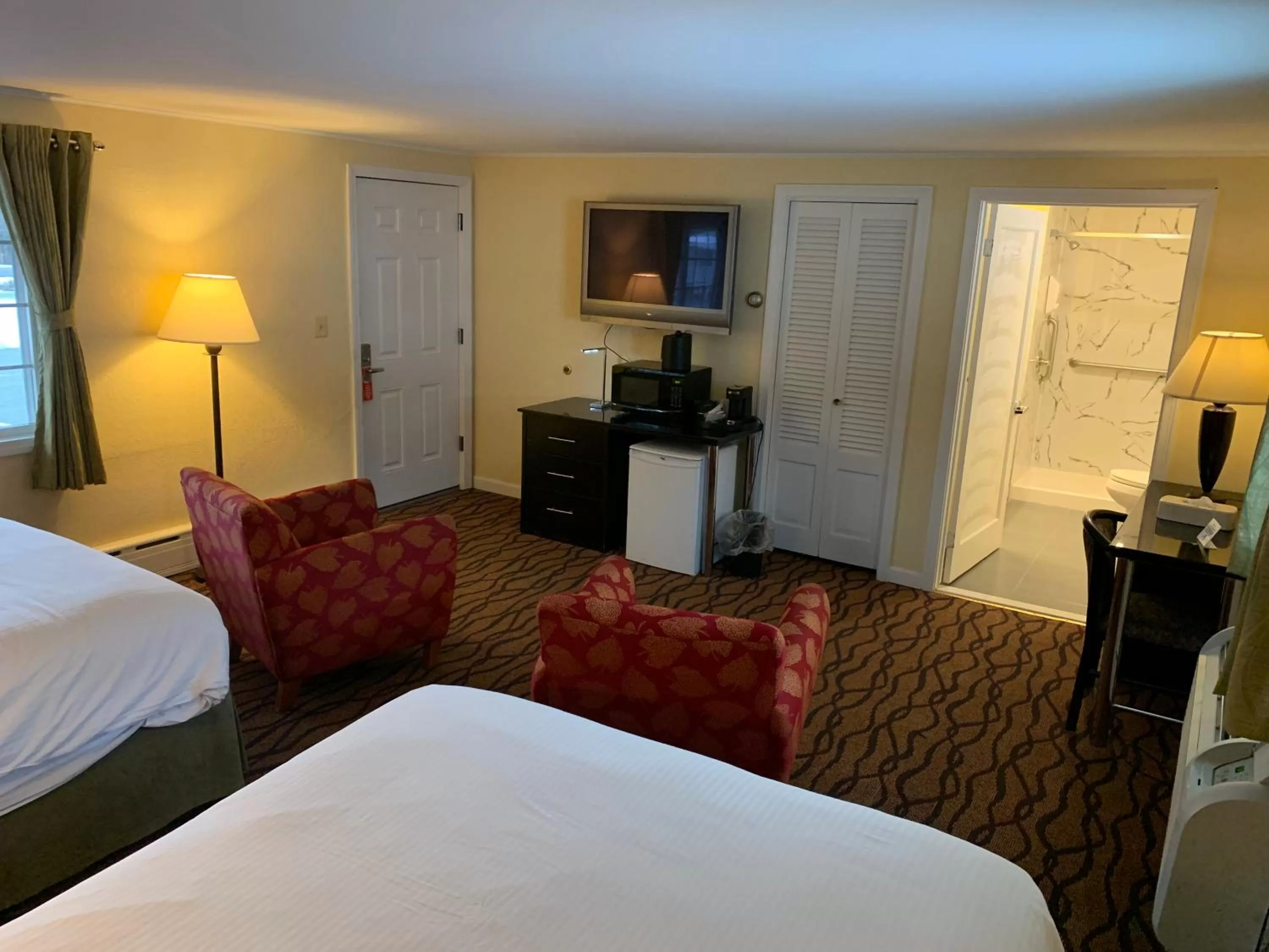 Bedroom, Bed in Four Winds Country Motel