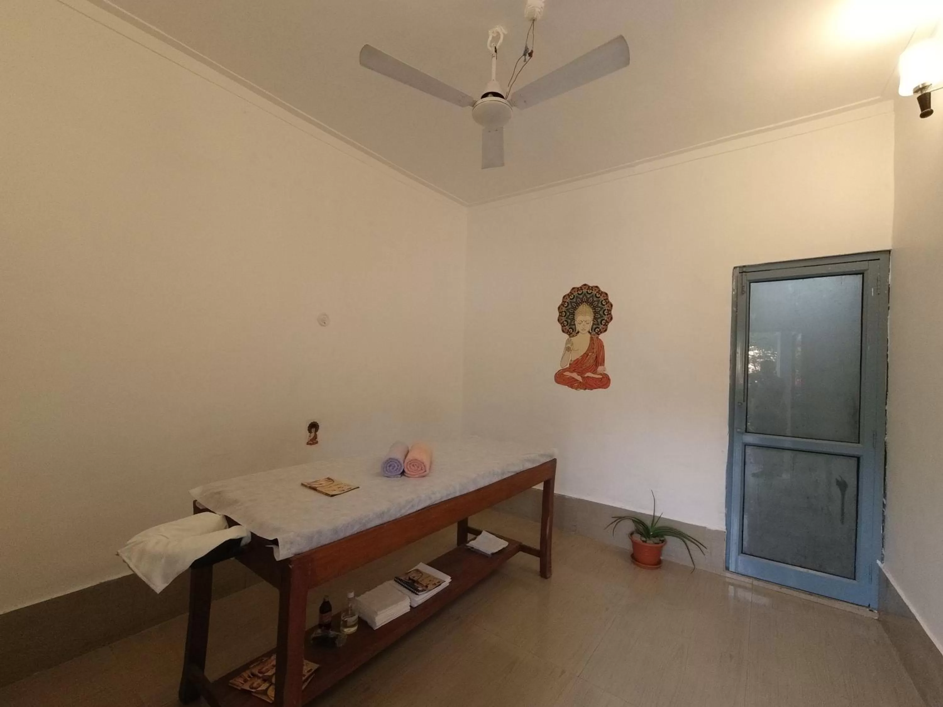 Spa and wellness centre/facilities, Dining Area in H7 Stay On The Ganges, Yoga & Spa Resort, Rishikesh