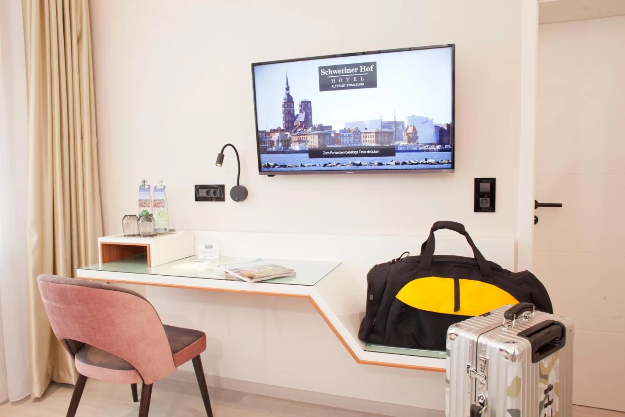 TV and multimedia in Hotel Schweriner Hof