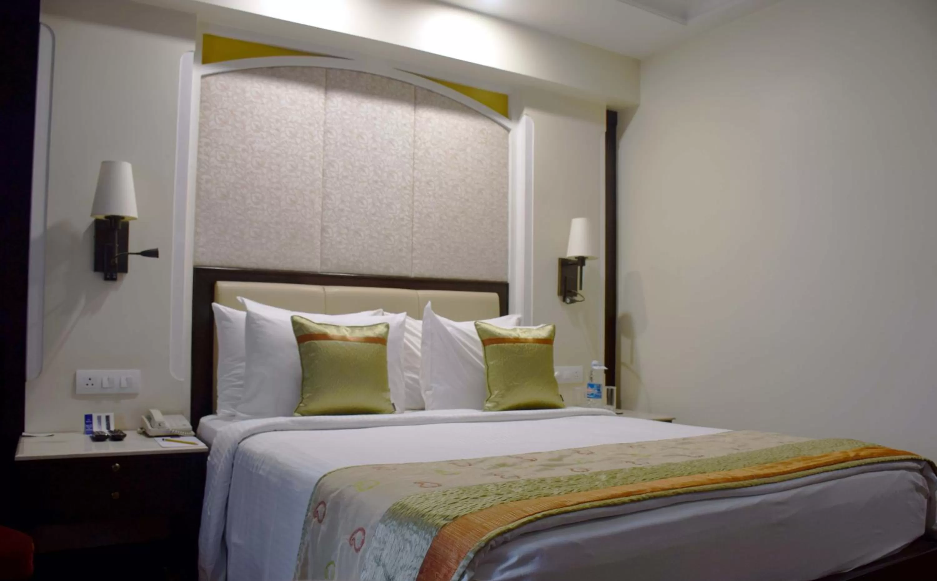 Bed in La Place Sarovar Portico