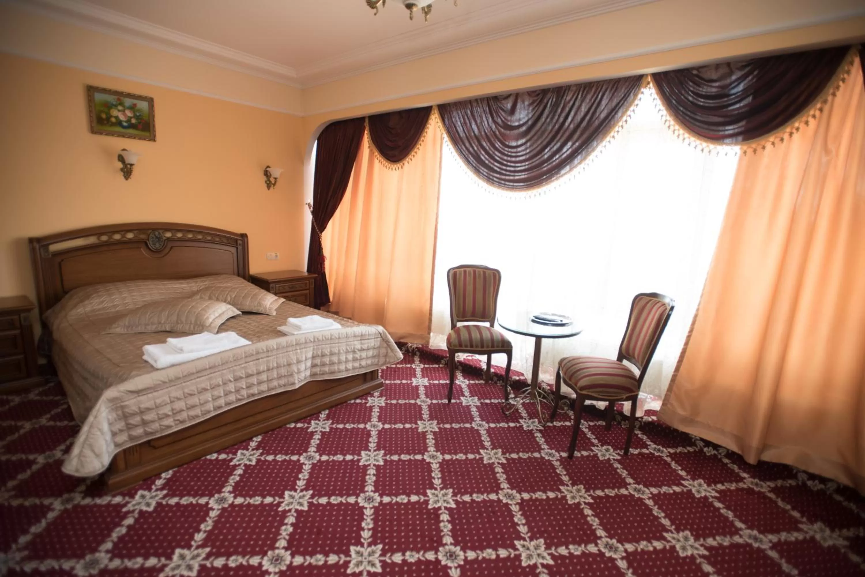 Photo of the whole room, Bed in Altin Palace