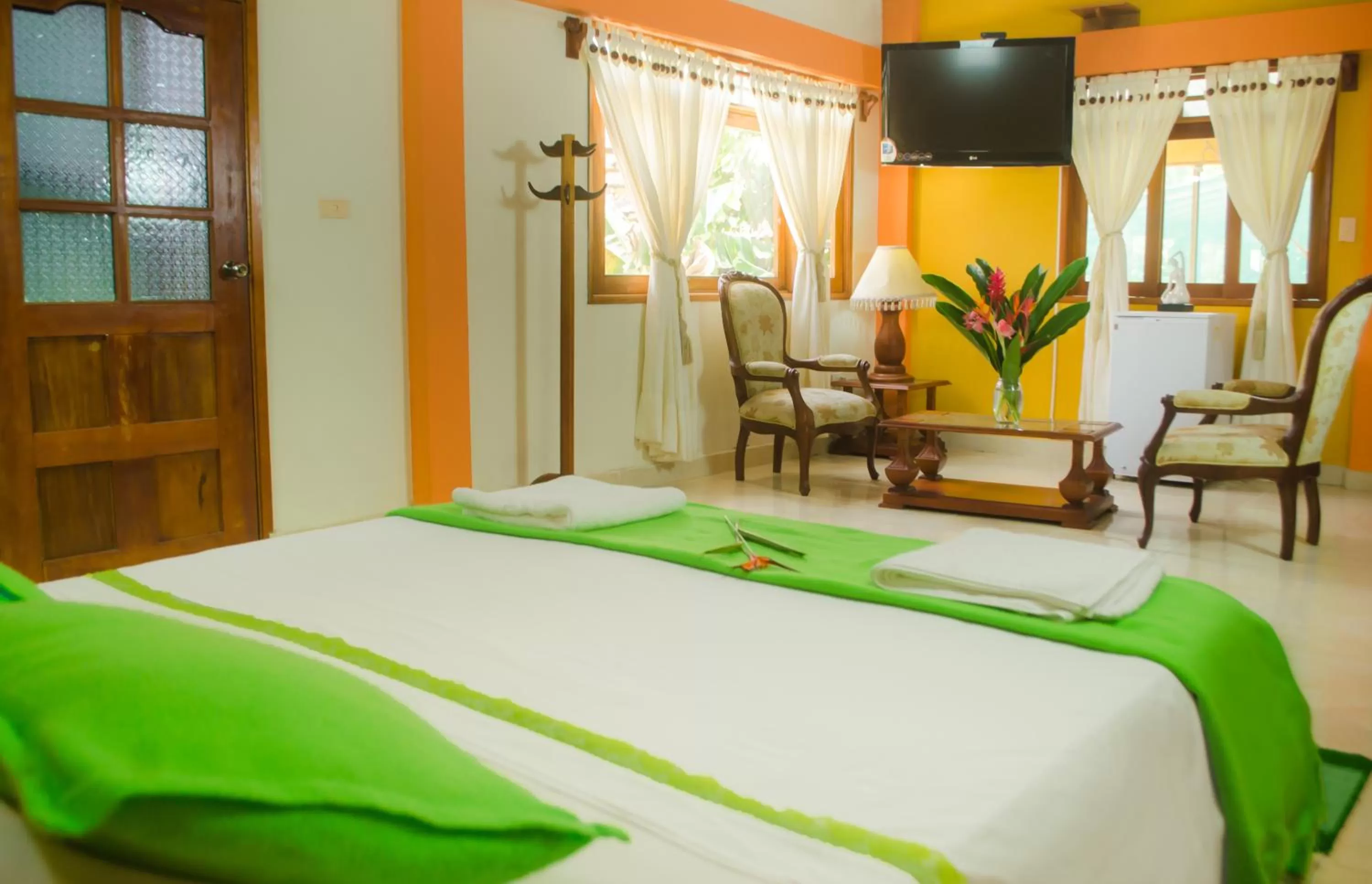 Photo of the whole room, Bed in Cabañas Yakuruna