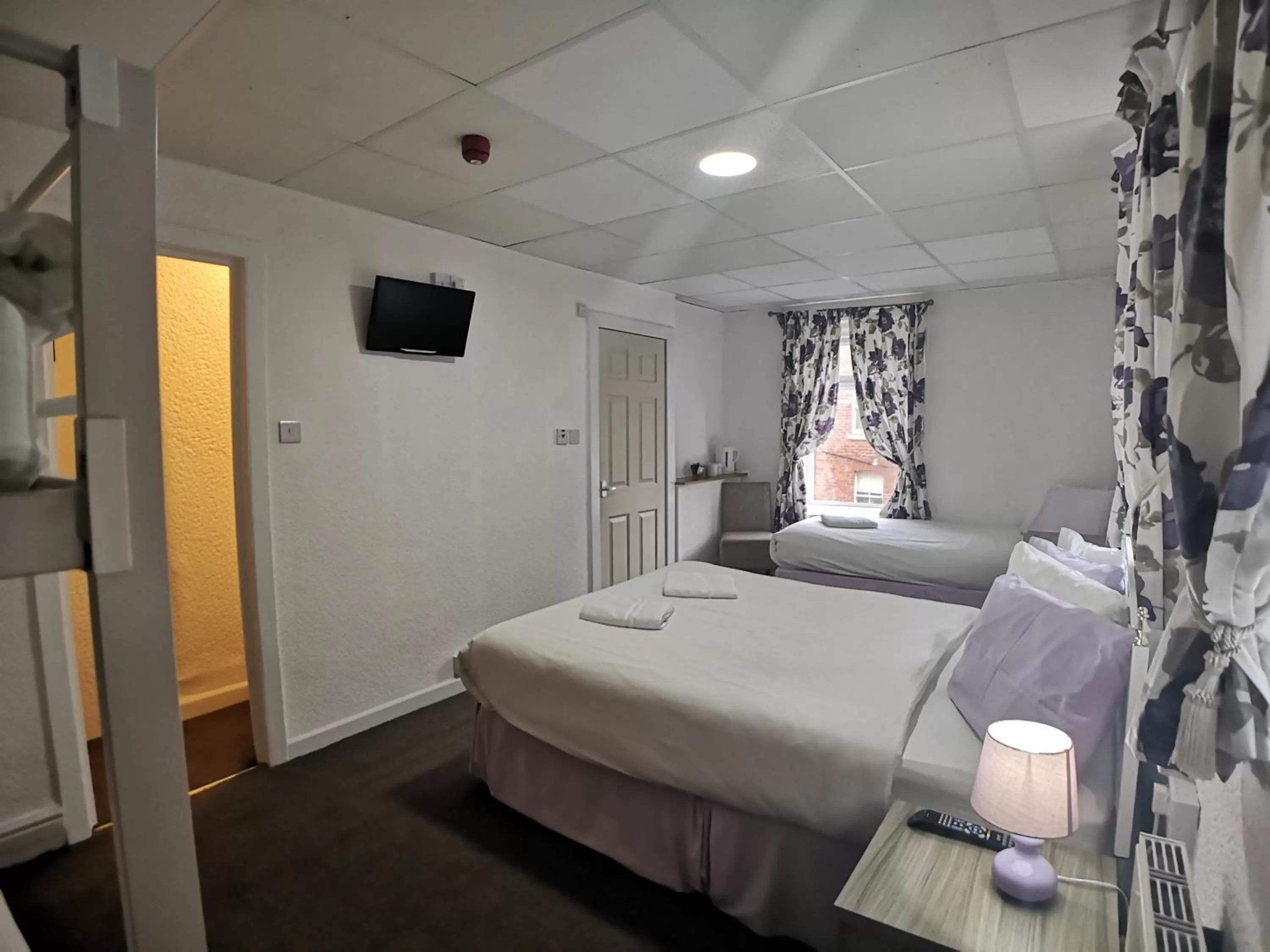 Bedroom, Bed in The Hopton Hotel