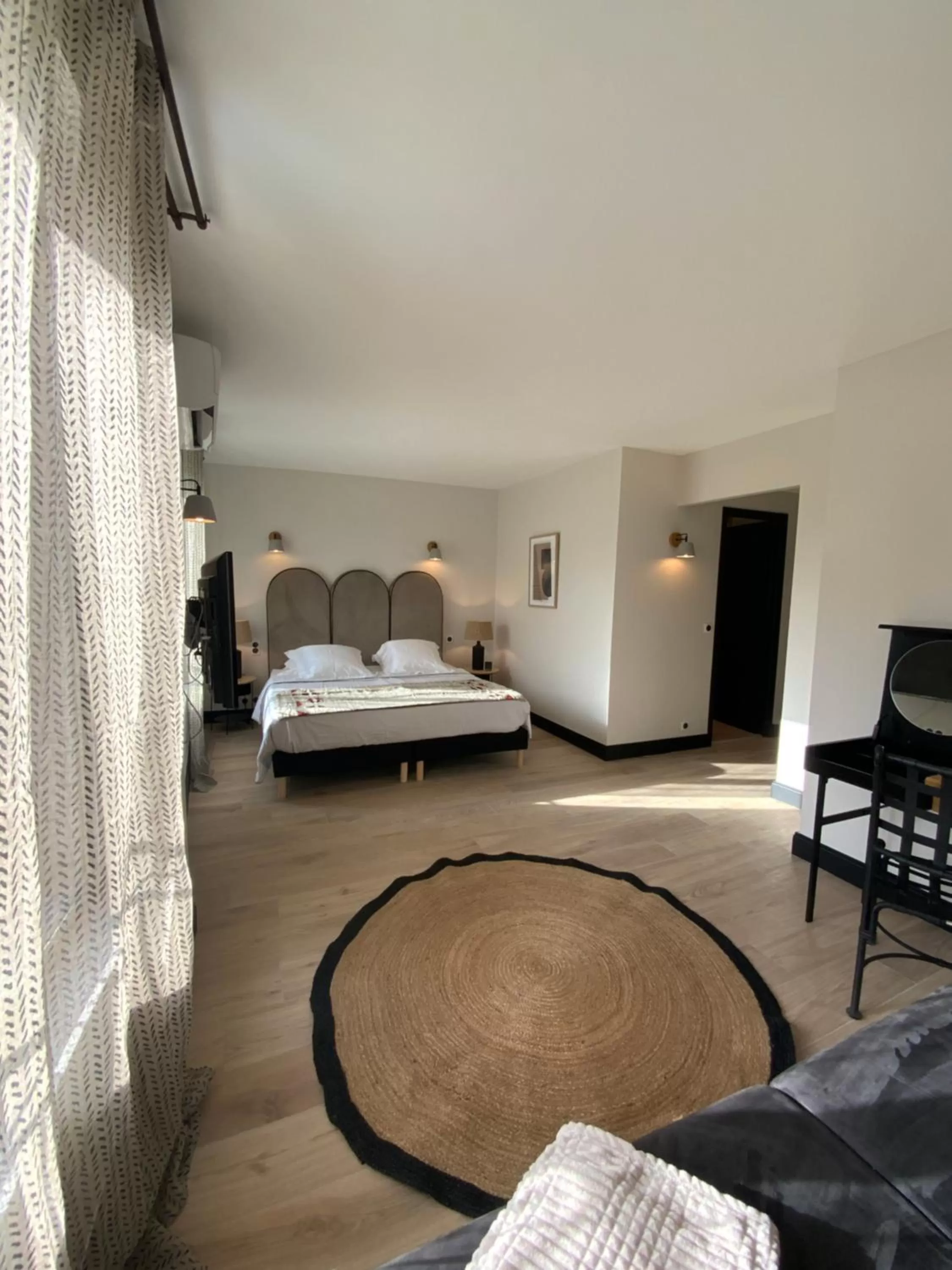 Bed in Hôtel l'Arena