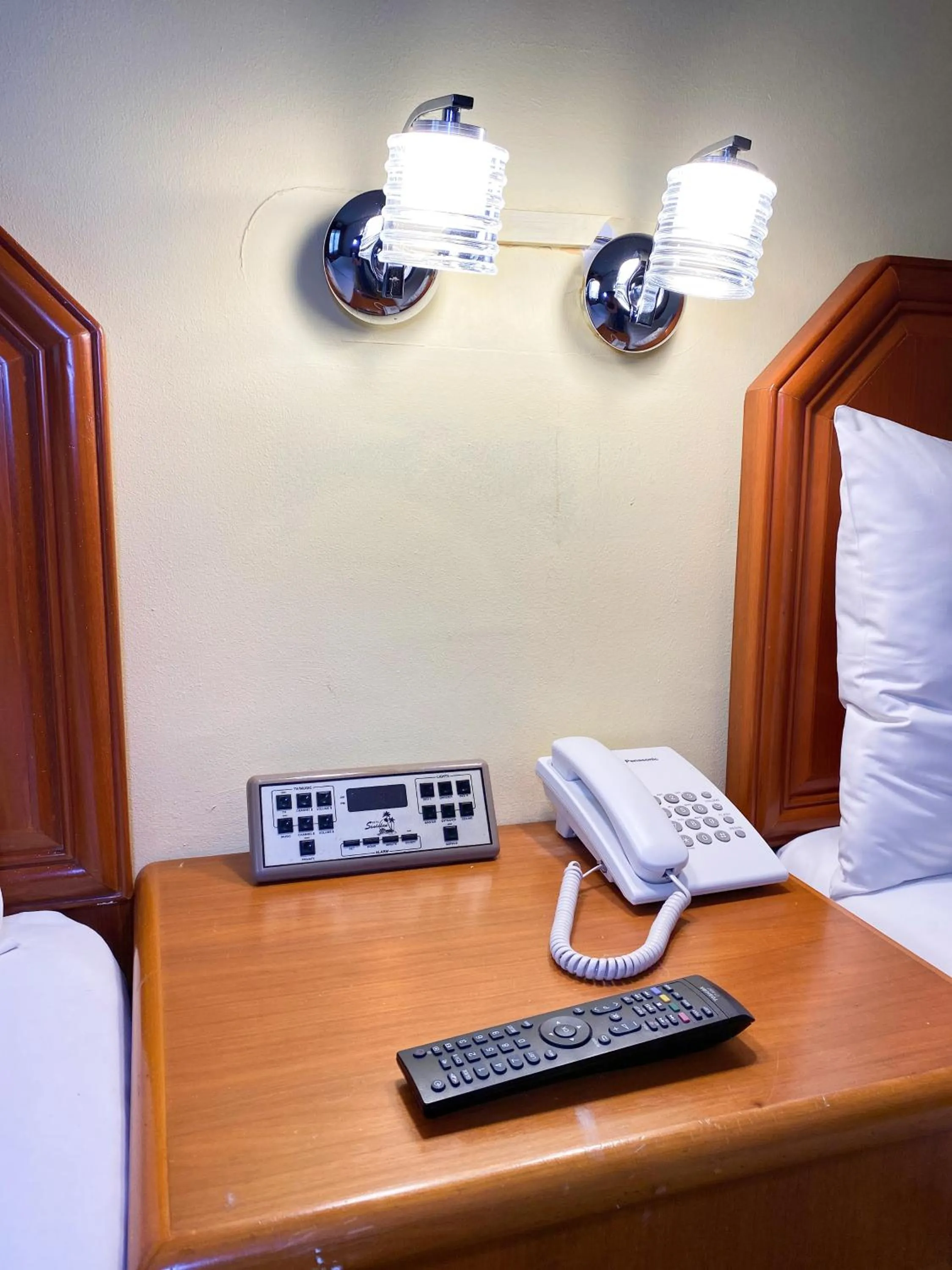 Evening entertainment, Bed in Hotel Sandakan