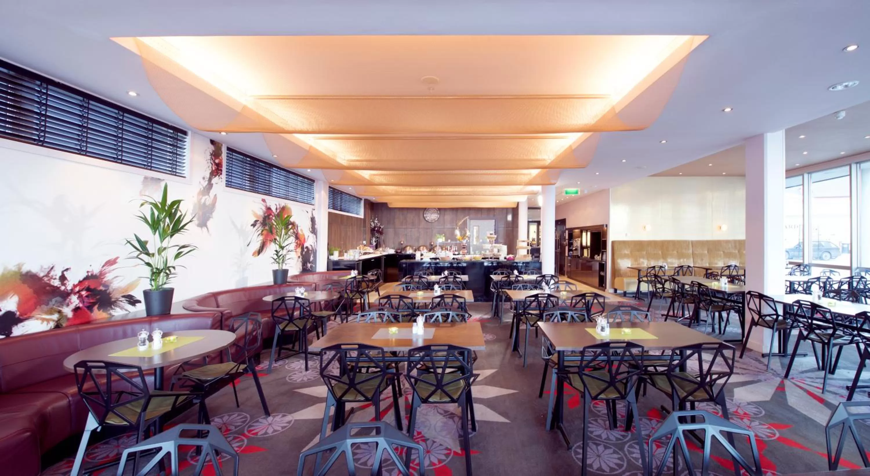 Restaurant/places to eat in Home Hotel Aurora