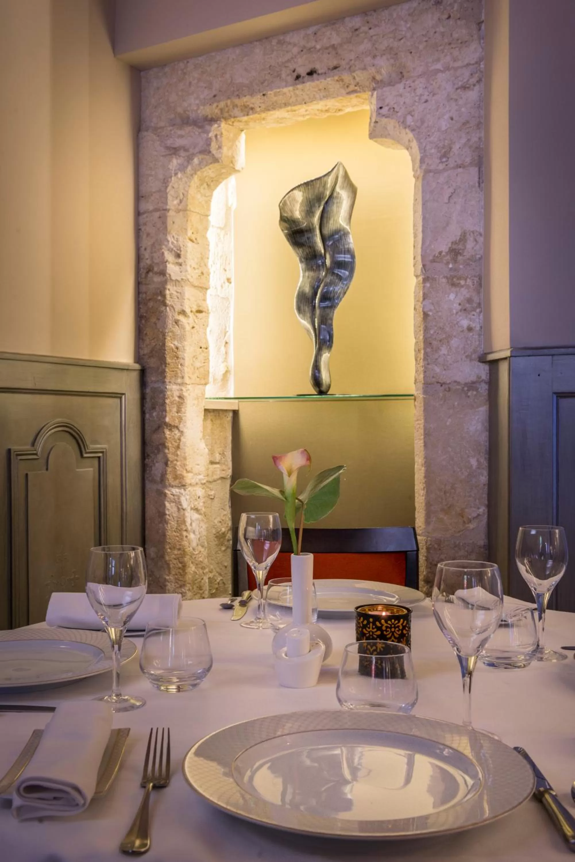 Restaurant/places to eat in Hôtel Aux Vieux Remparts