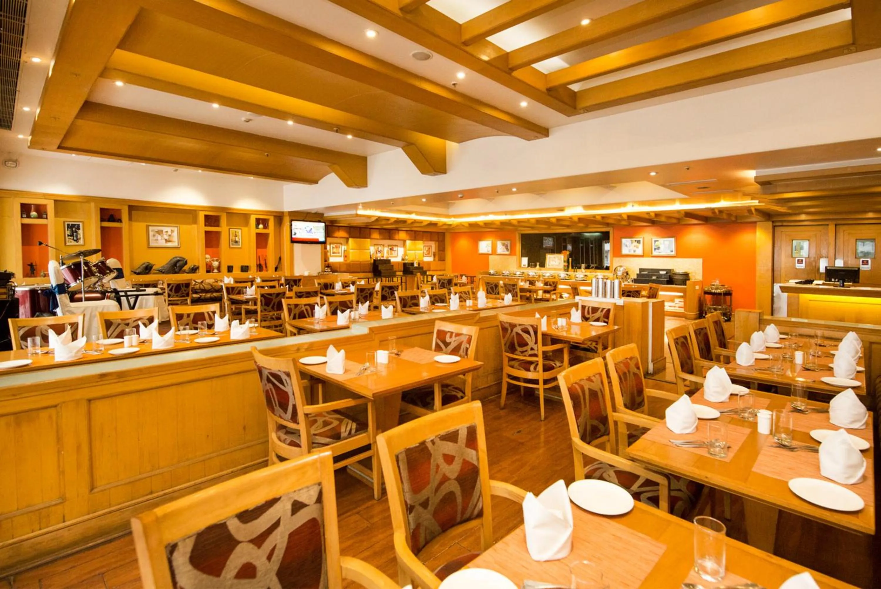 Restaurant/places to eat in Clarion Bella Casa at Airport