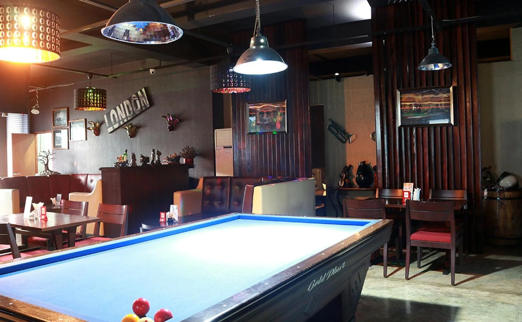 Nightclub / DJ in Java Palace Hotel