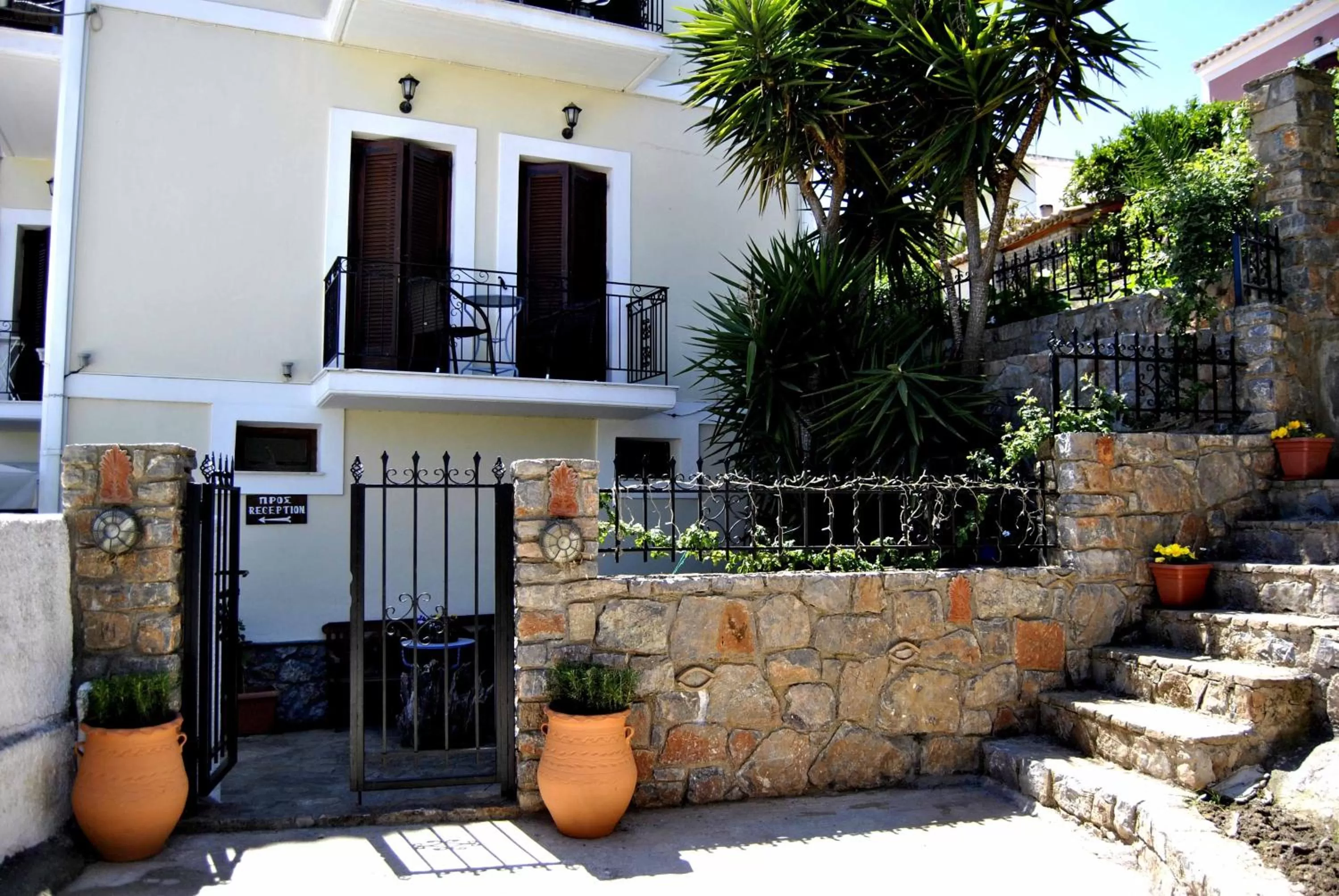 Facade/entrance in Filoxenia Studios