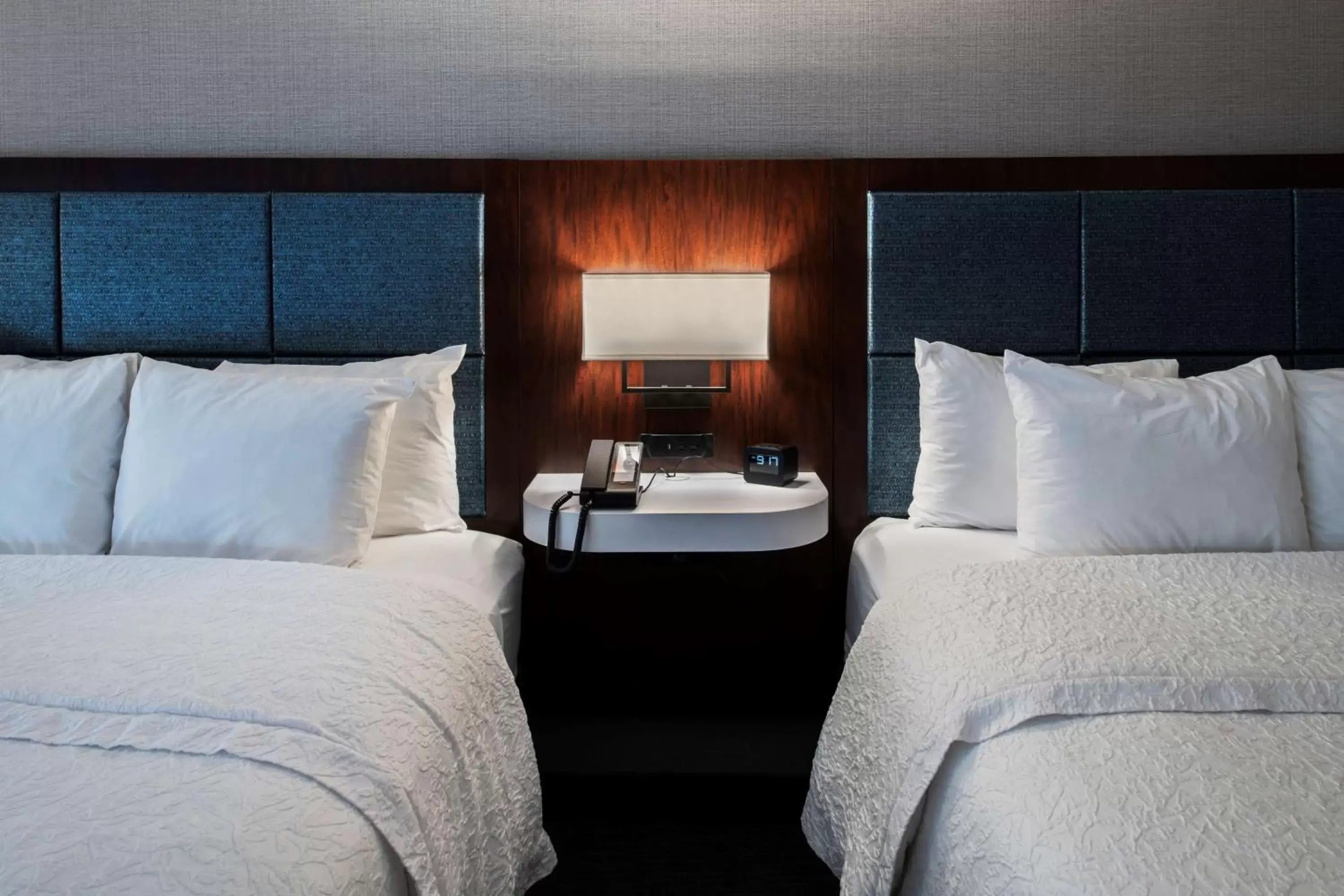 Queen Room with Two Queen Beds - Non-Smoking in Hampton Inn & Suites Lincolnshire Queen Room with Two Queen Beds - Non-Smoking in Hampton Inn & Suites Lincolnshire