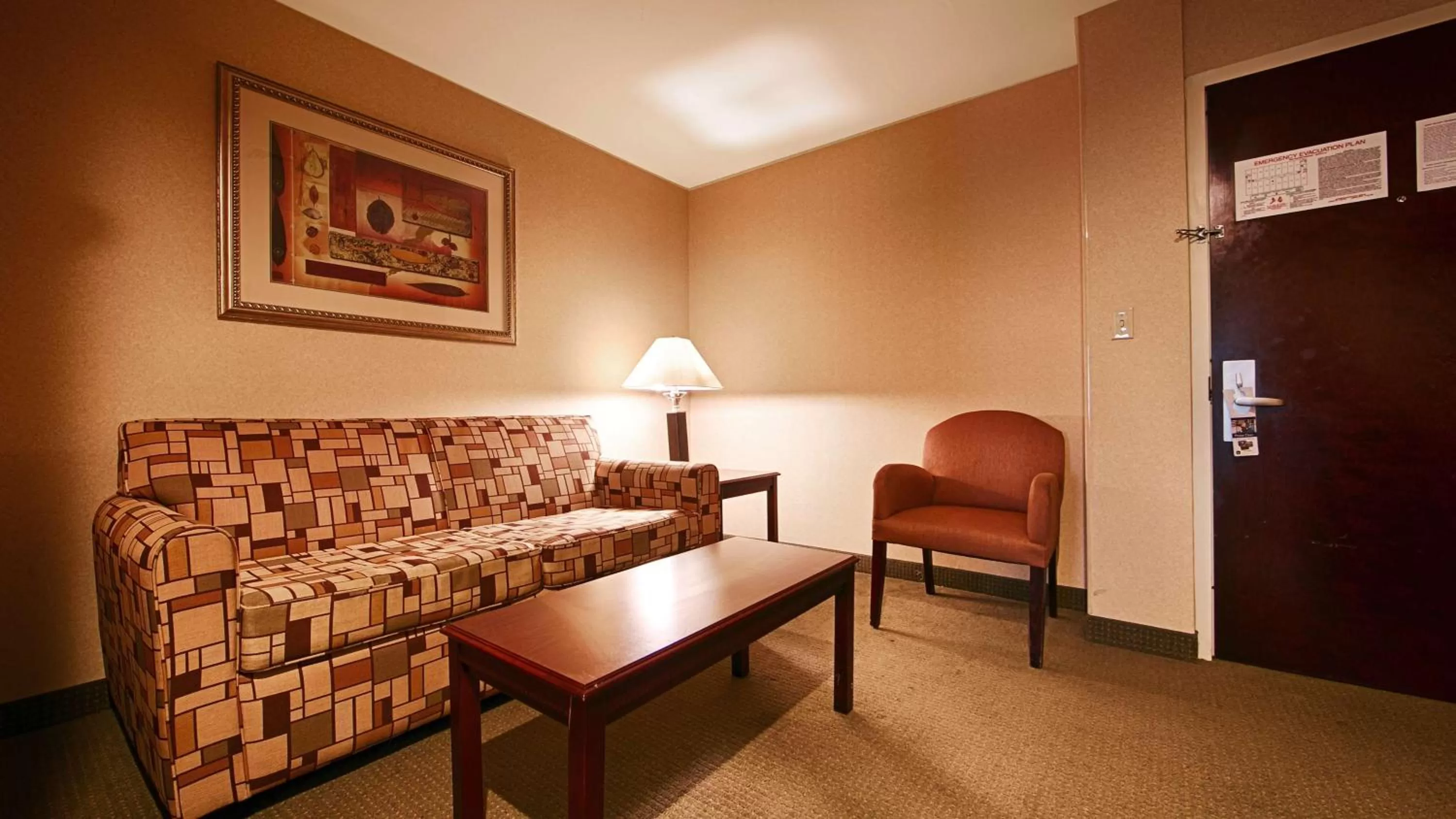 Queen Room with Two Queen Beds and Bath Tub - Disability Access in Riverview Inn & Suites