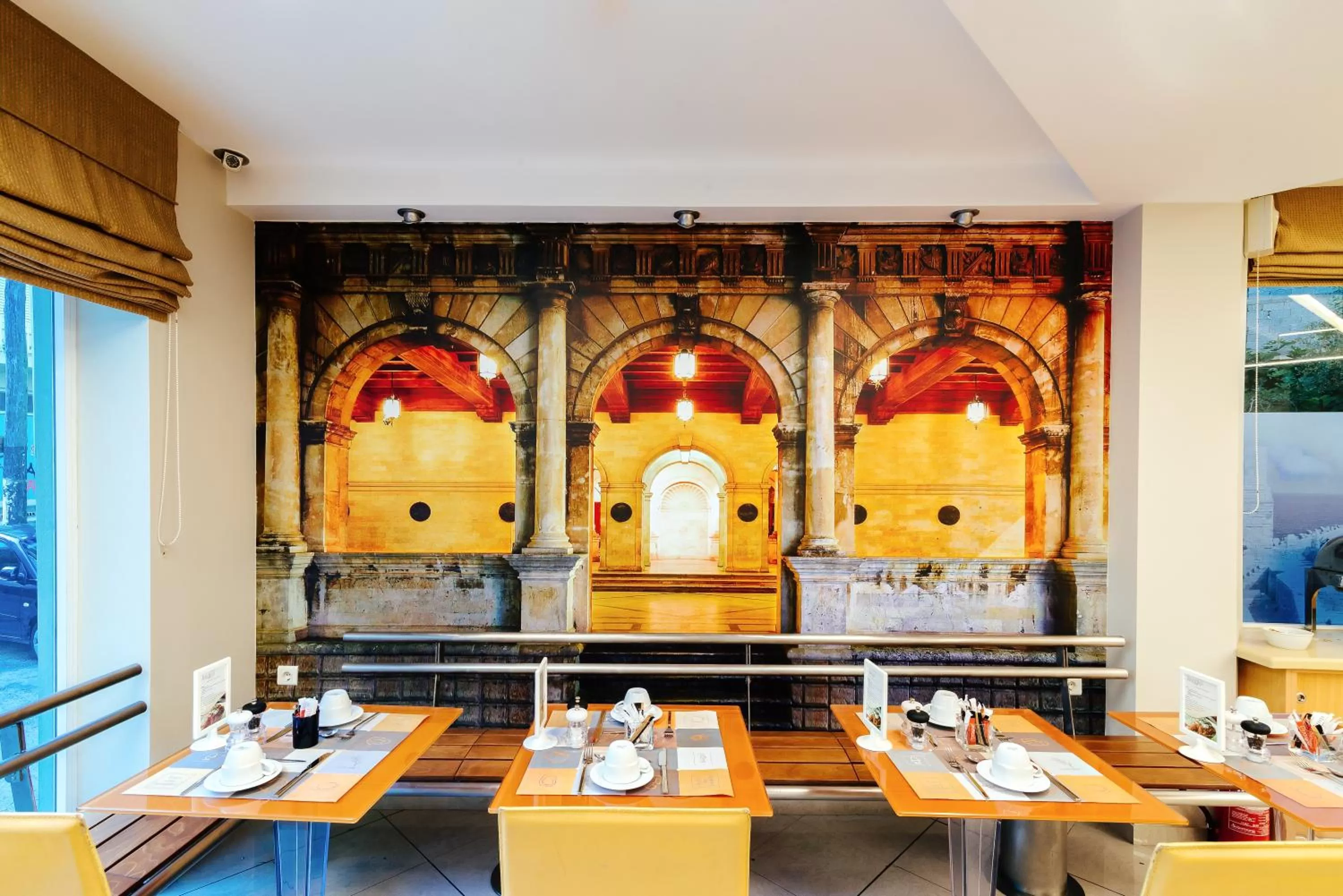 Food and drinks in Kastro Hotel